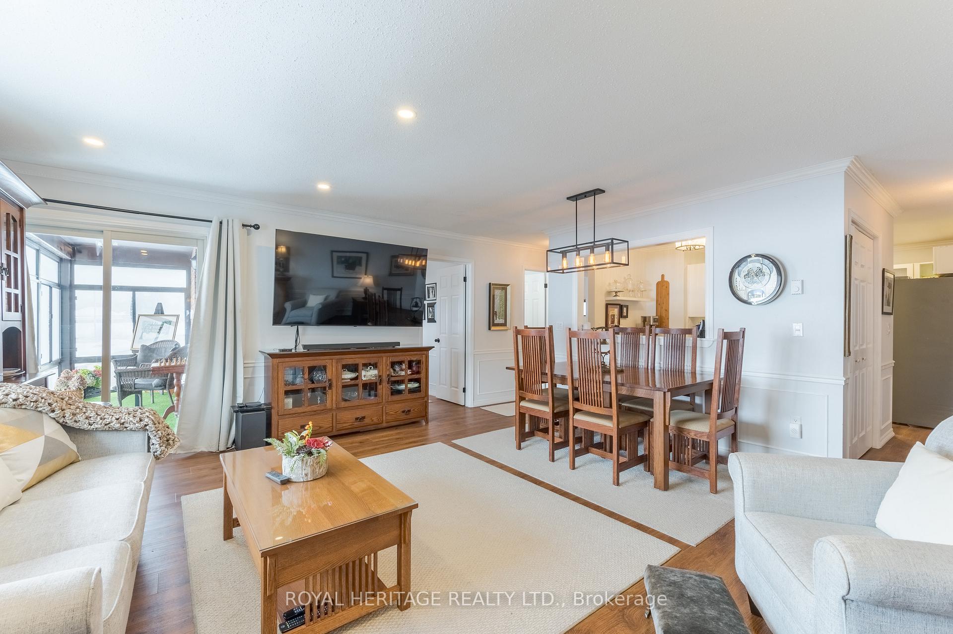 Photo 8 of Unit 208, 90 King Street E, Kawartha Lakes, Bobcaygeon — HOMEH