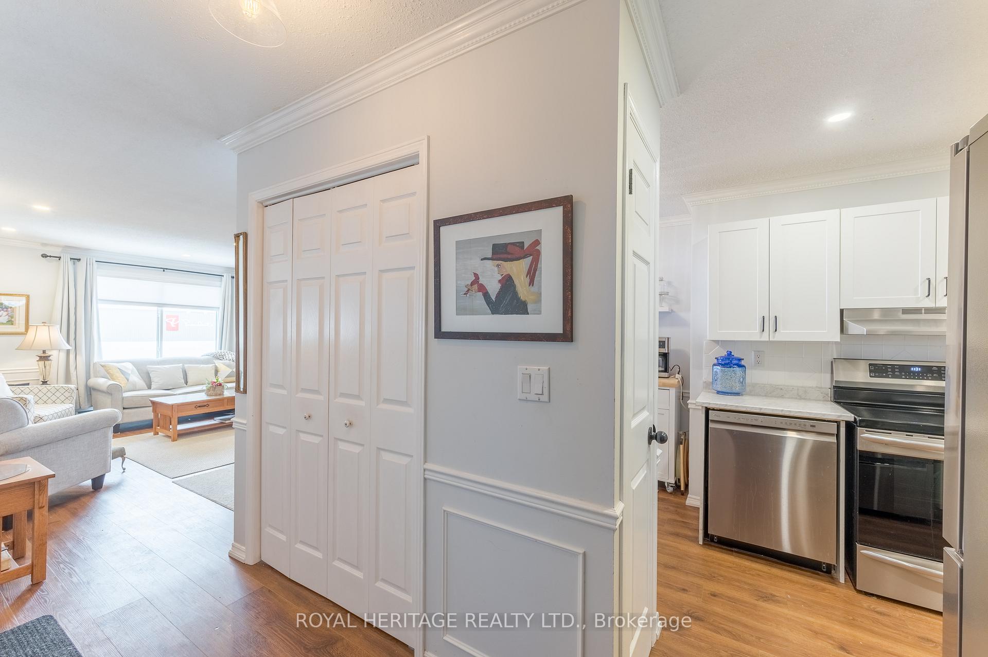 Photo 10 of Unit 208, 90 King Street E, Kawartha Lakes, Bobcaygeon — HOMEH