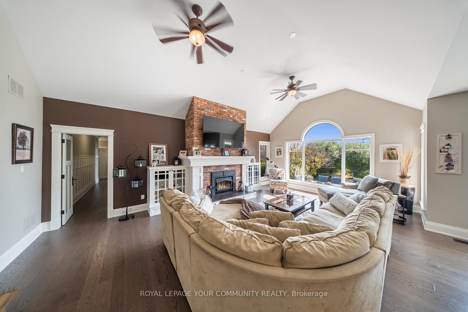 Photo 8 of 6 Creekside Court, Caledon, Rural Caledon — HOMEH