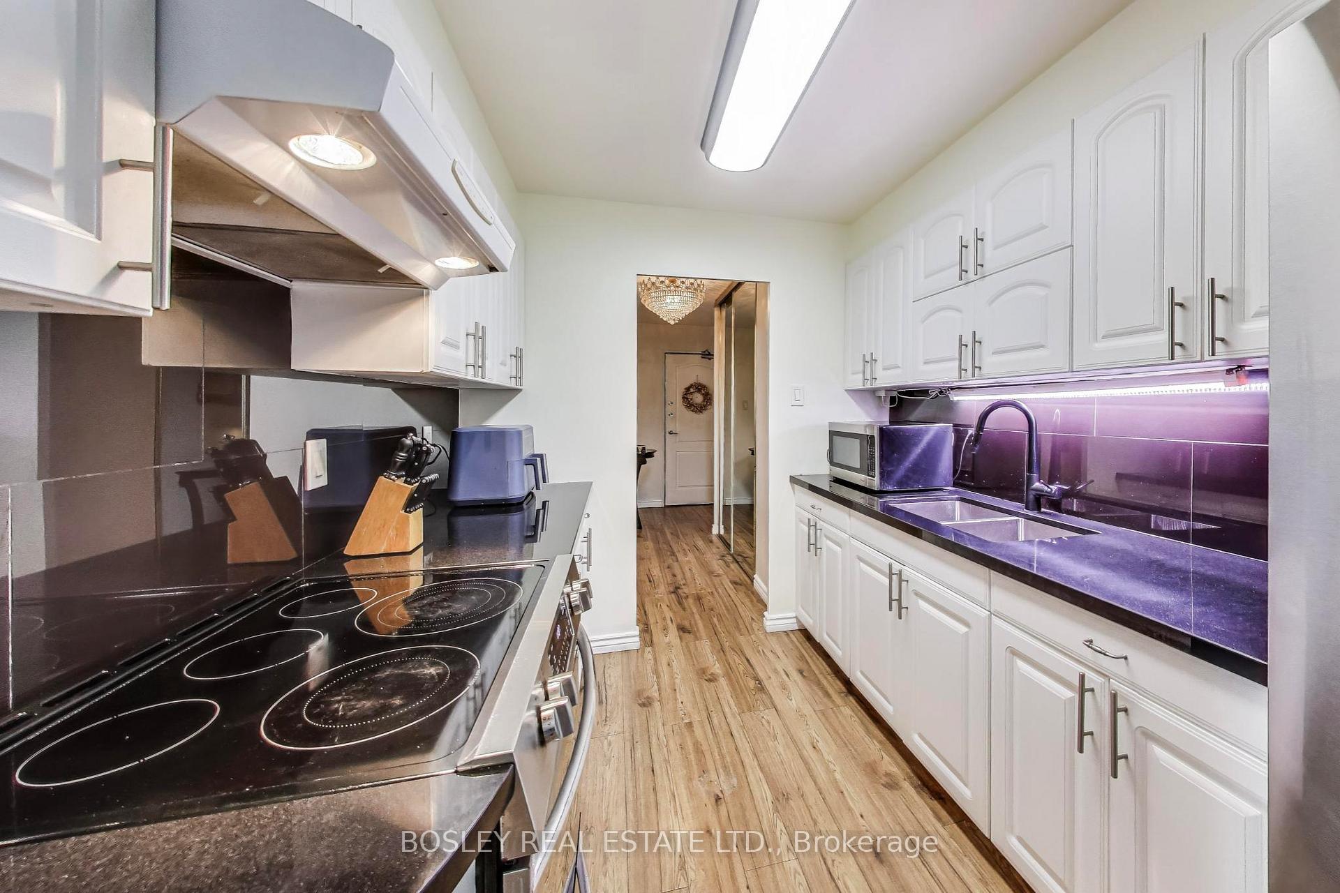 Photo 16 of Unit 1409, 61 Richview Road, Etobicoke, Humber Heights — HOMEH