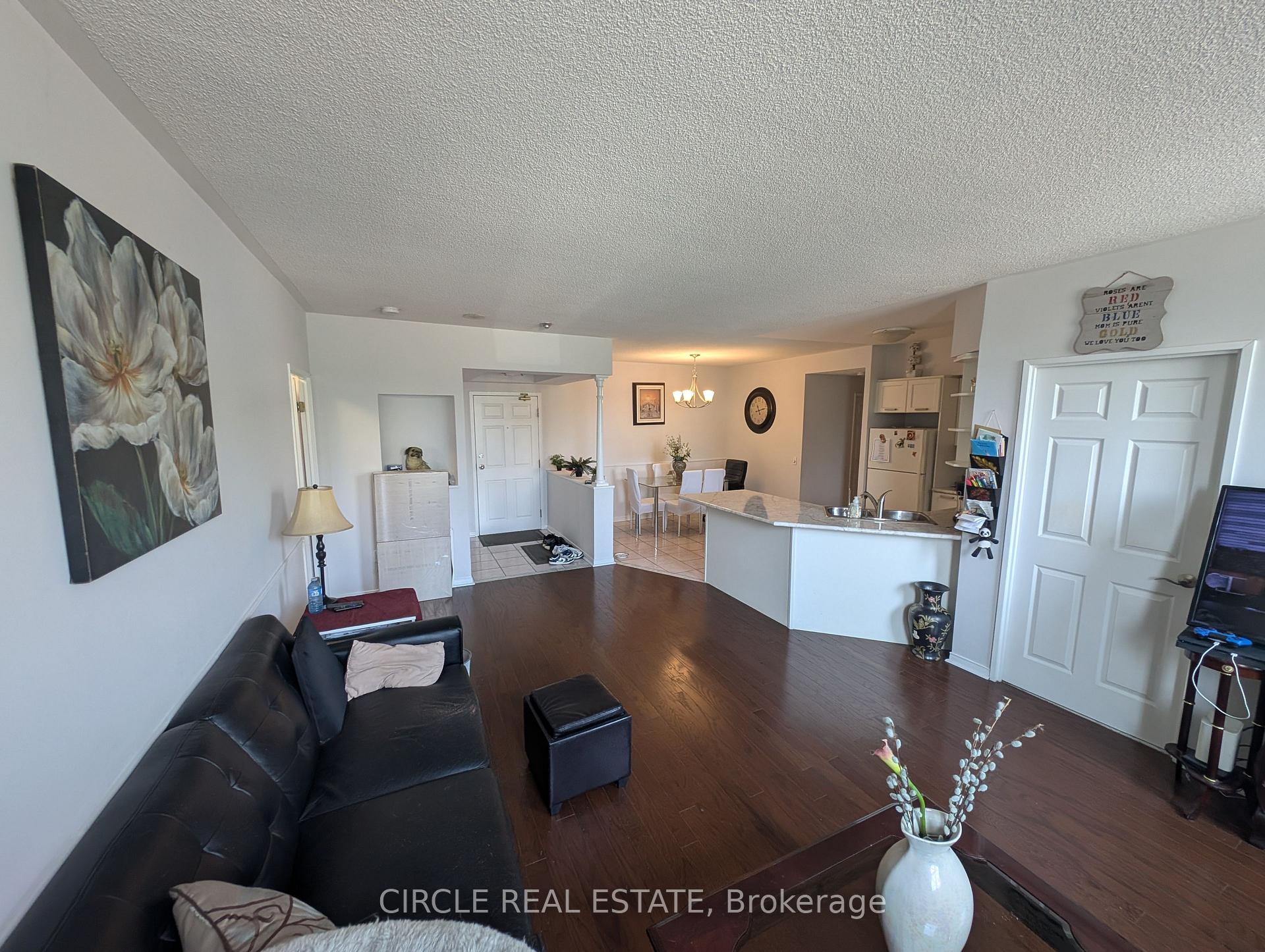 Photo 6 of Unit 112, 7398 Yonge Street, Vaughan, Crestwood-Springfarm-Yorkhill — HOMEH