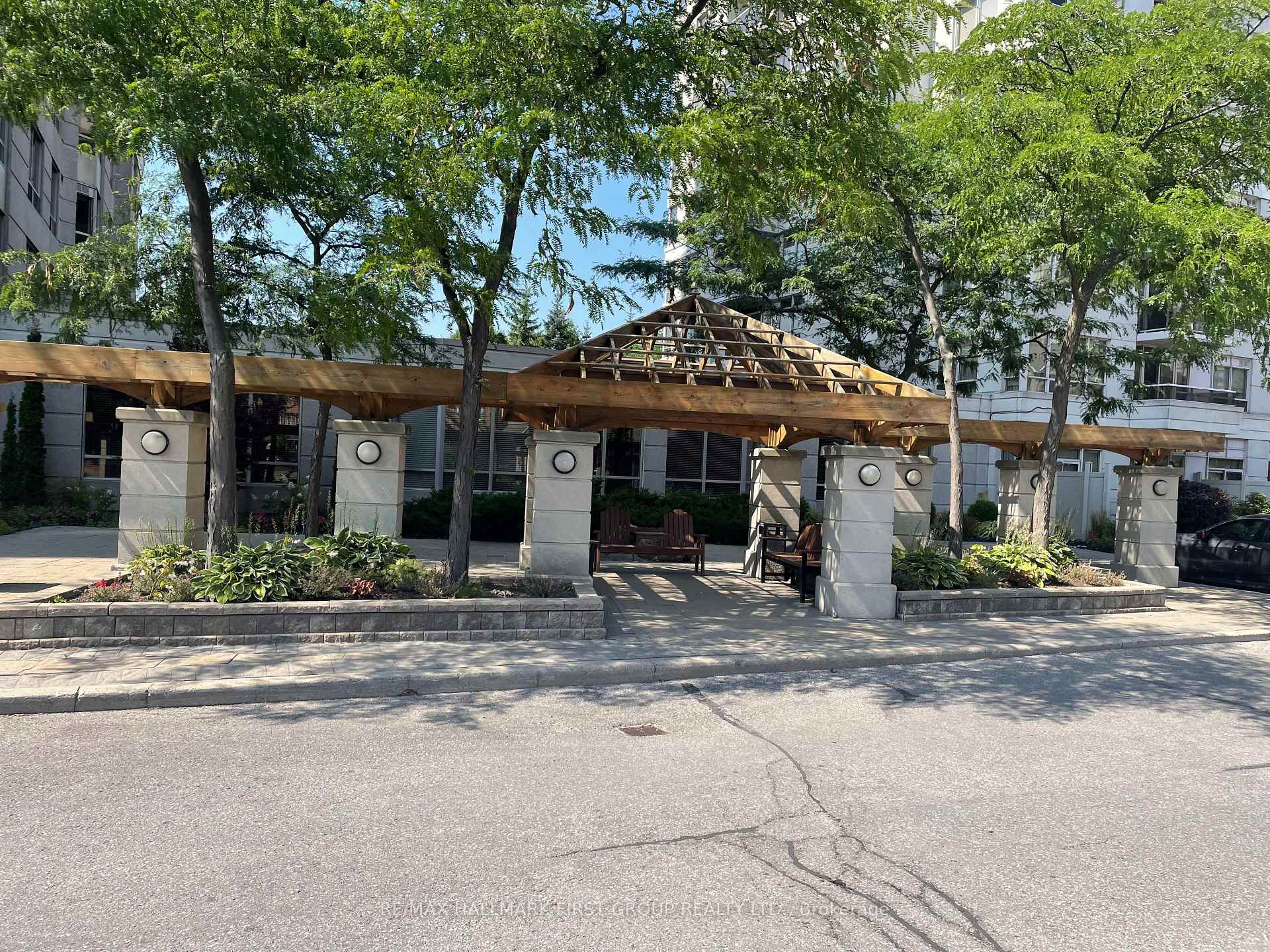 Photo 10 of Unit 1715, 1000 The Esplanade N, Pickering, Town Centre — HOMEH