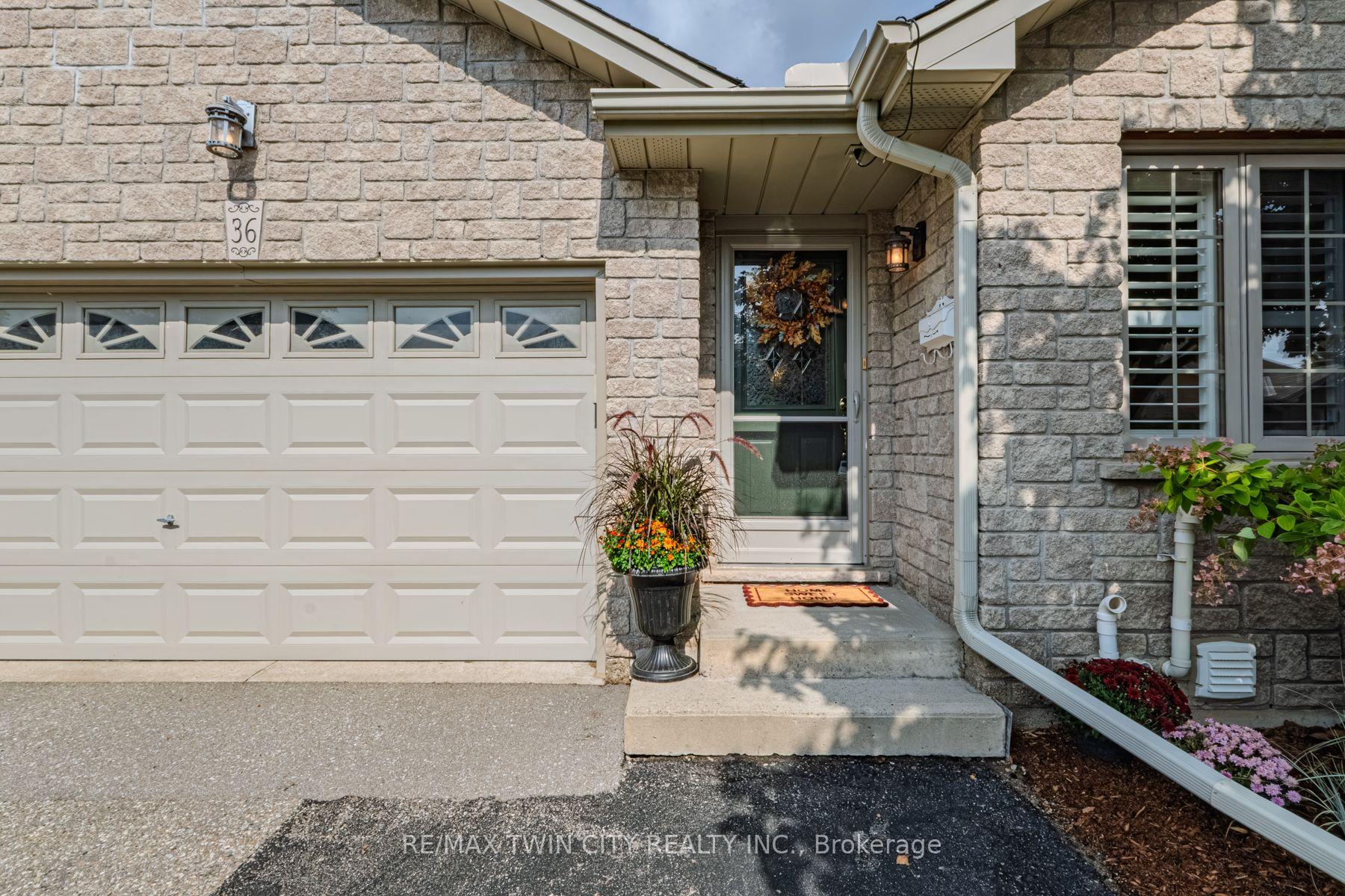 Photo 3 of Unit 36, 19 Hanlon Place, Brant, Paris — HOMEH