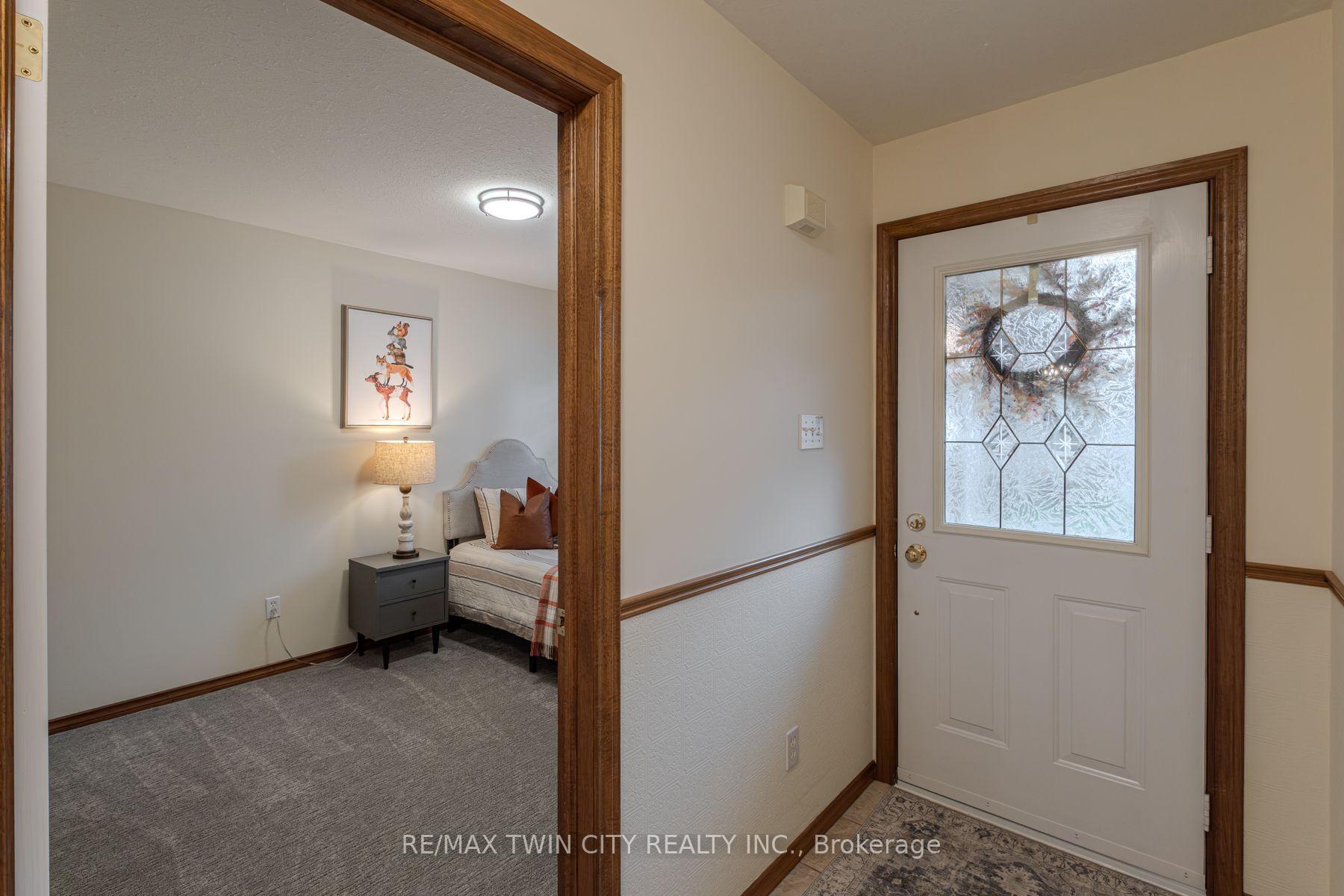 Photo 4 of Unit 36, 19 Hanlon Place, Brant, Paris — HOMEH