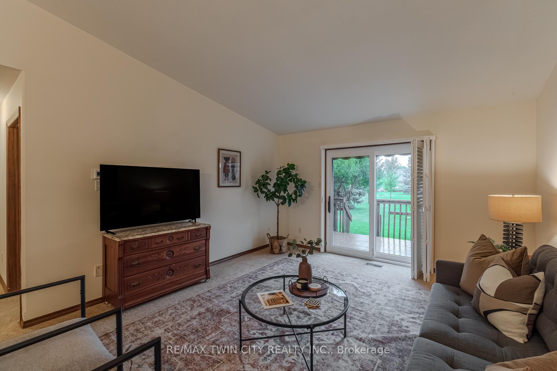 Photo 16 of Unit 36, 19 Hanlon Place, Brant, Paris — HOMEH