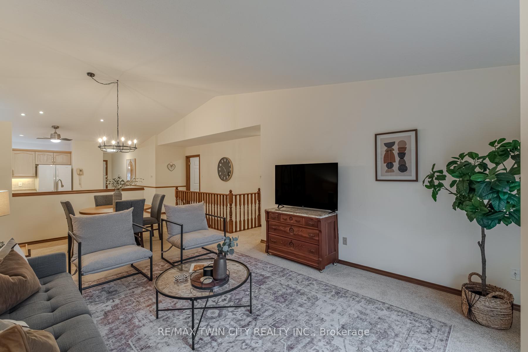 Photo 17 of Unit 36, 19 Hanlon Place, Brant, Paris — HOMEH