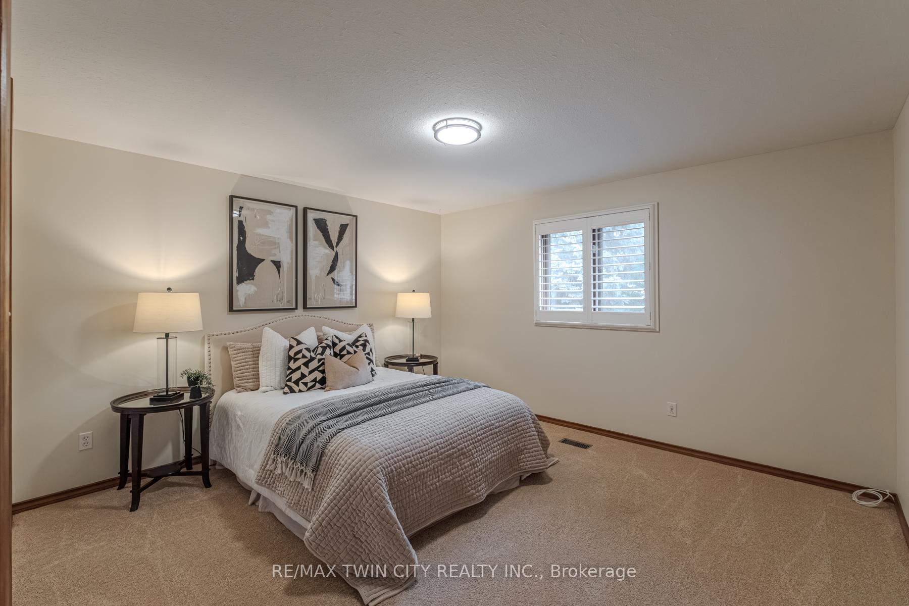 Photo 19 of Unit 36, 19 Hanlon Place, Brant, Paris — HOMEH