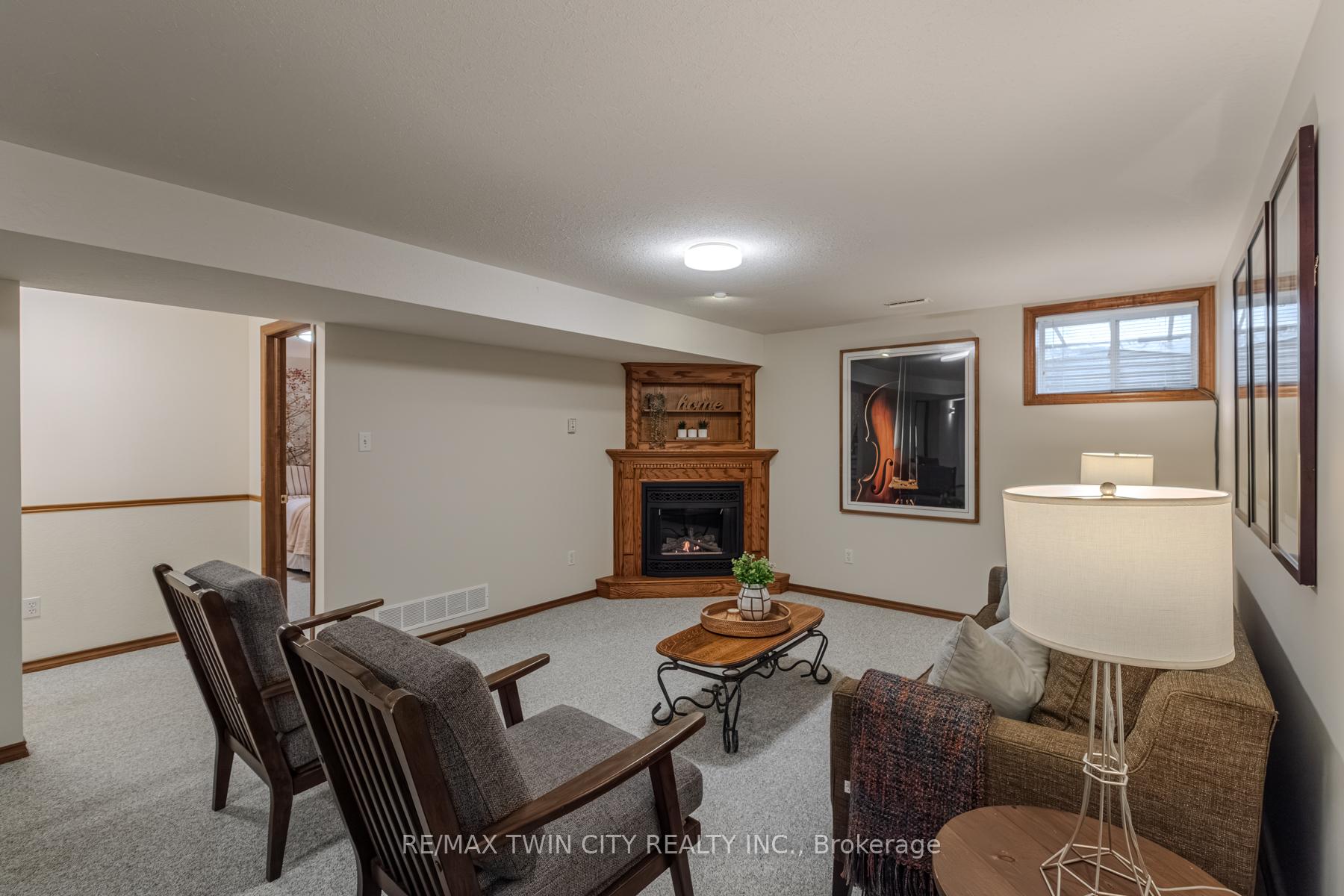 Photo 27 of Unit 36, 19 Hanlon Place, Brant, Paris — HOMEH