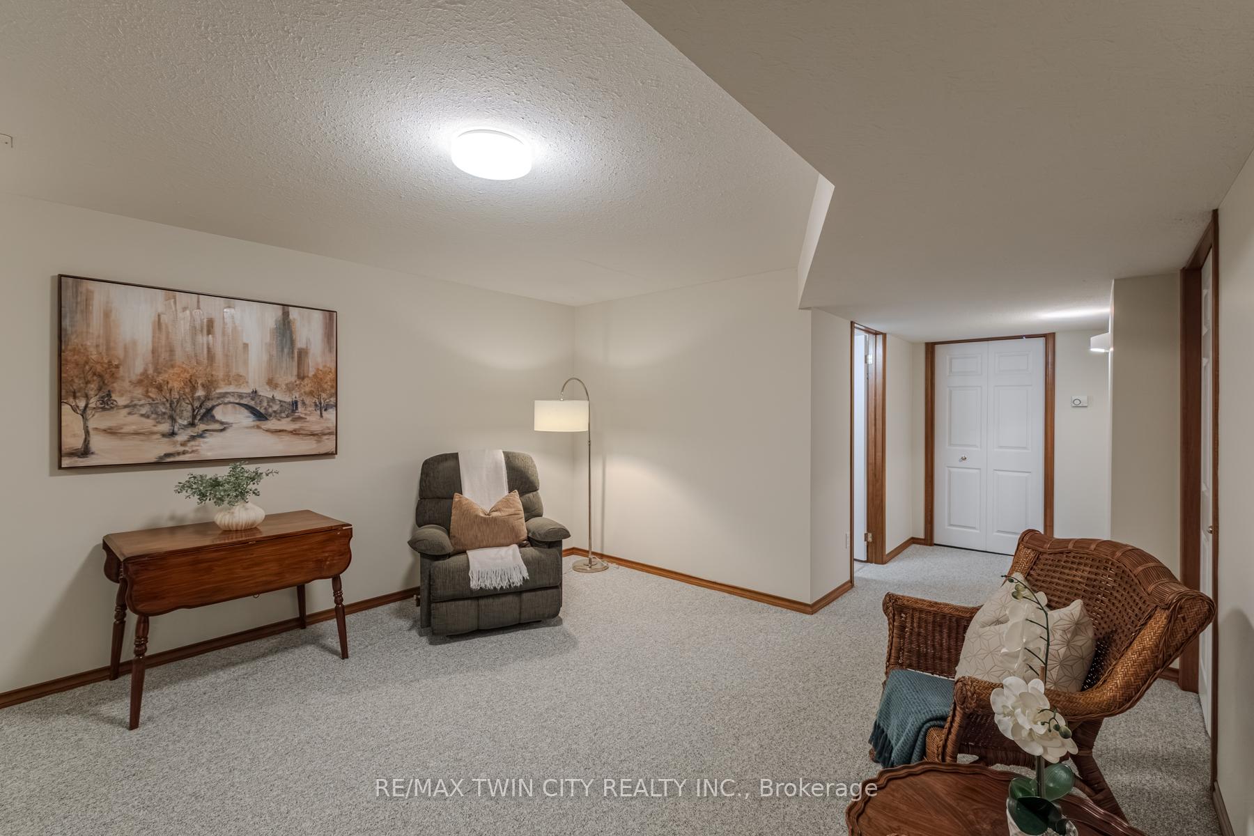 Photo 30 of Unit 36, 19 Hanlon Place, Brant, Paris — HOMEH