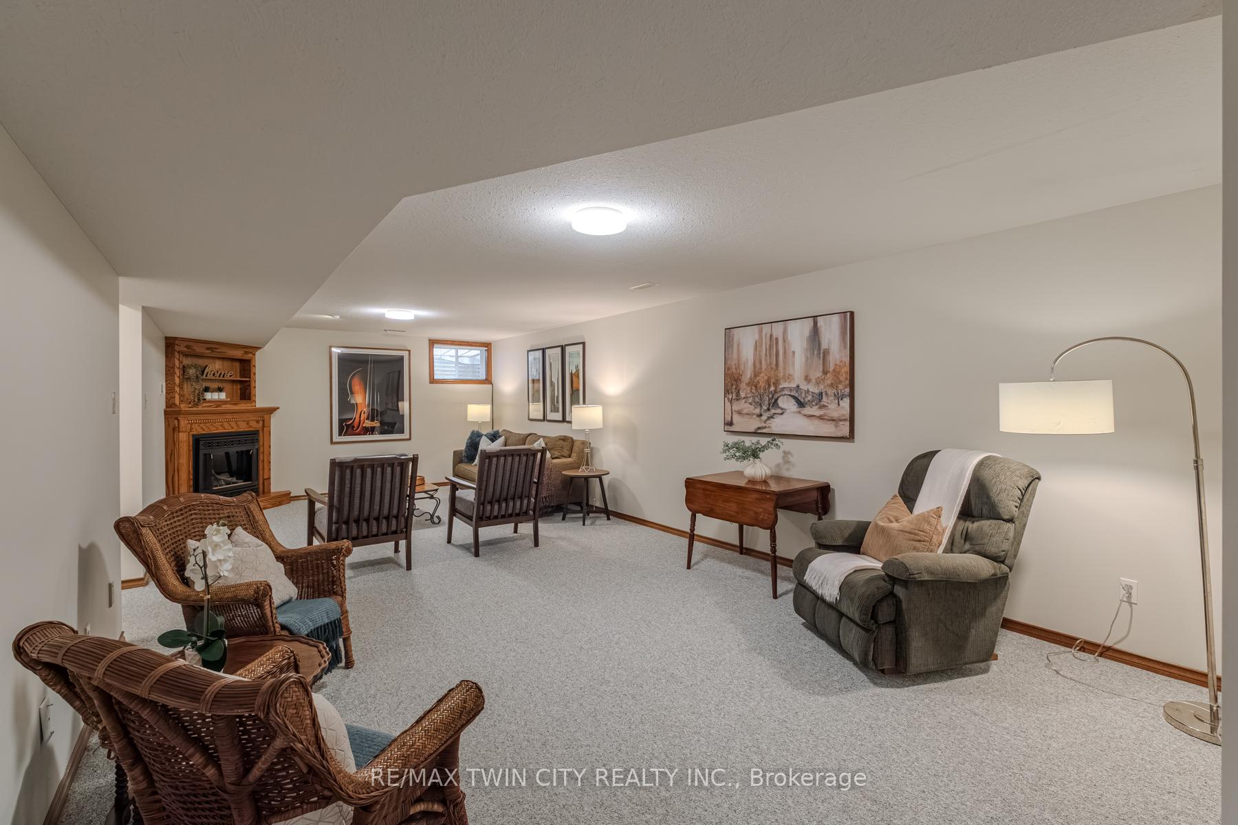 Photo 31 of Unit 36, 19 Hanlon Place, Brant, Paris — HOMEH