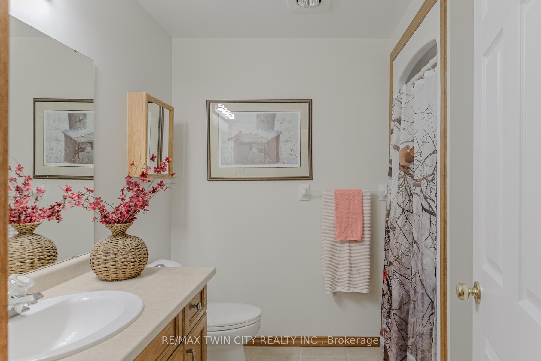 Photo 32 of Unit 36, 19 Hanlon Place, Brant, Paris — HOMEH
