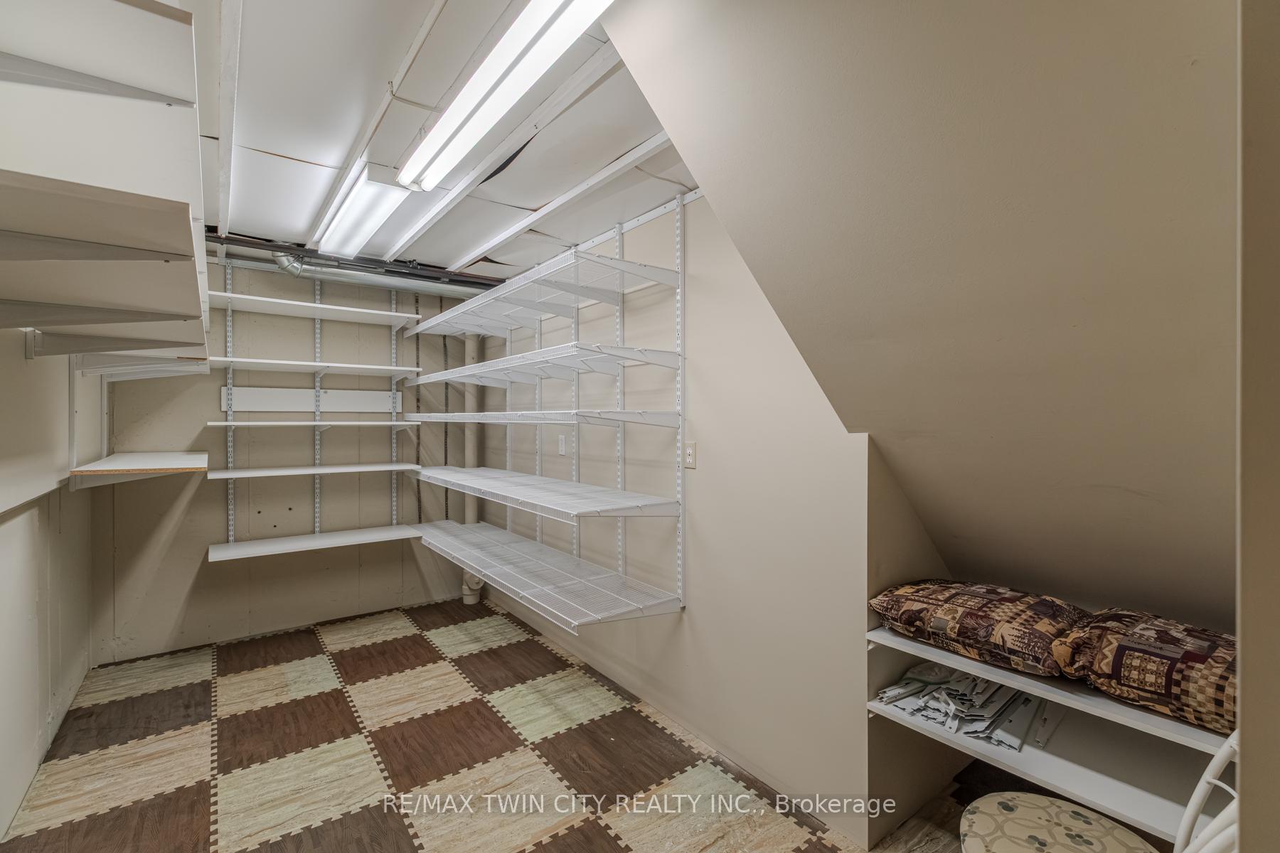 Photo 33 of Unit 36, 19 Hanlon Place, Brant, Paris — HOMEH