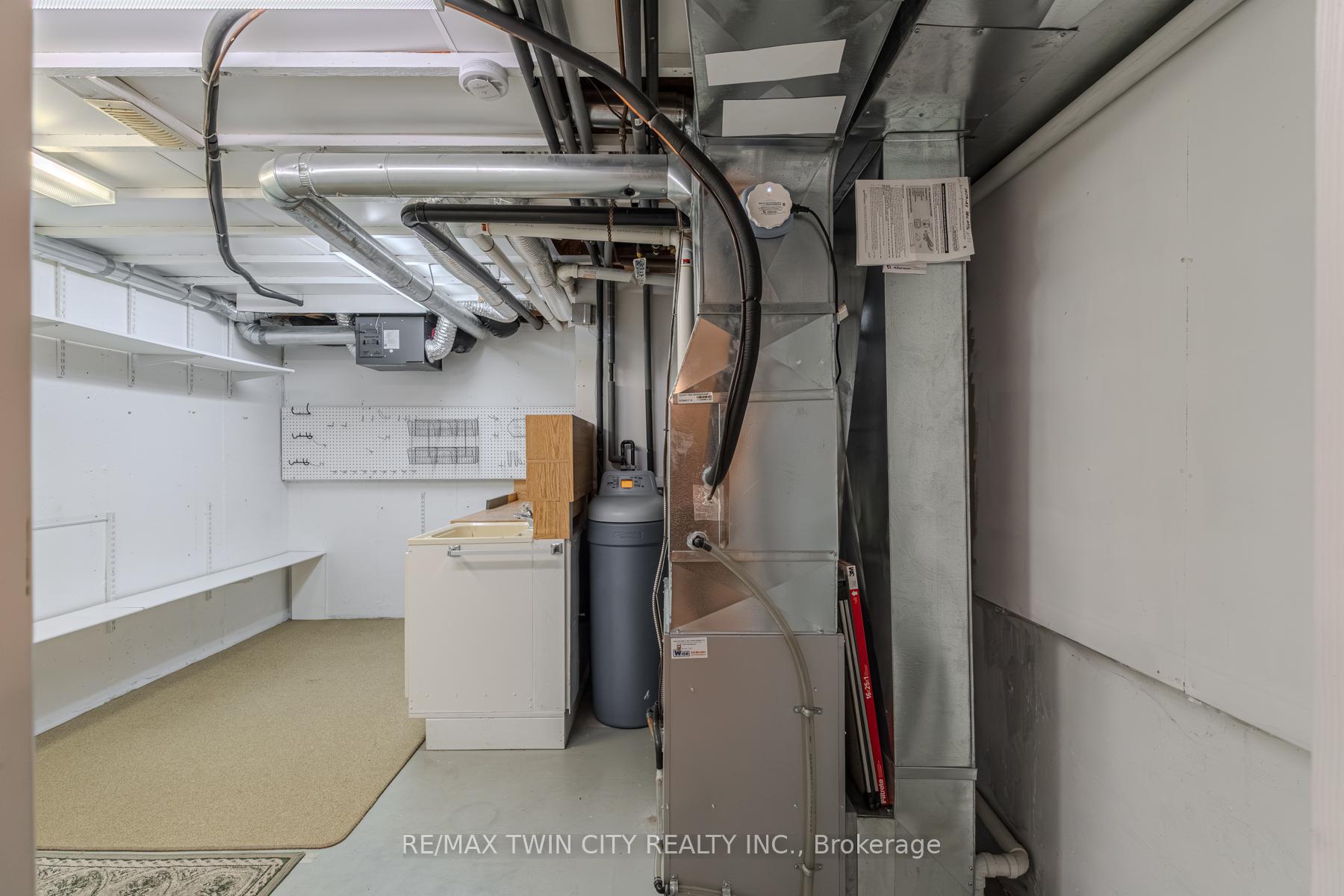 Photo 34 of Unit 36, 19 Hanlon Place, Brant, Paris — HOMEH