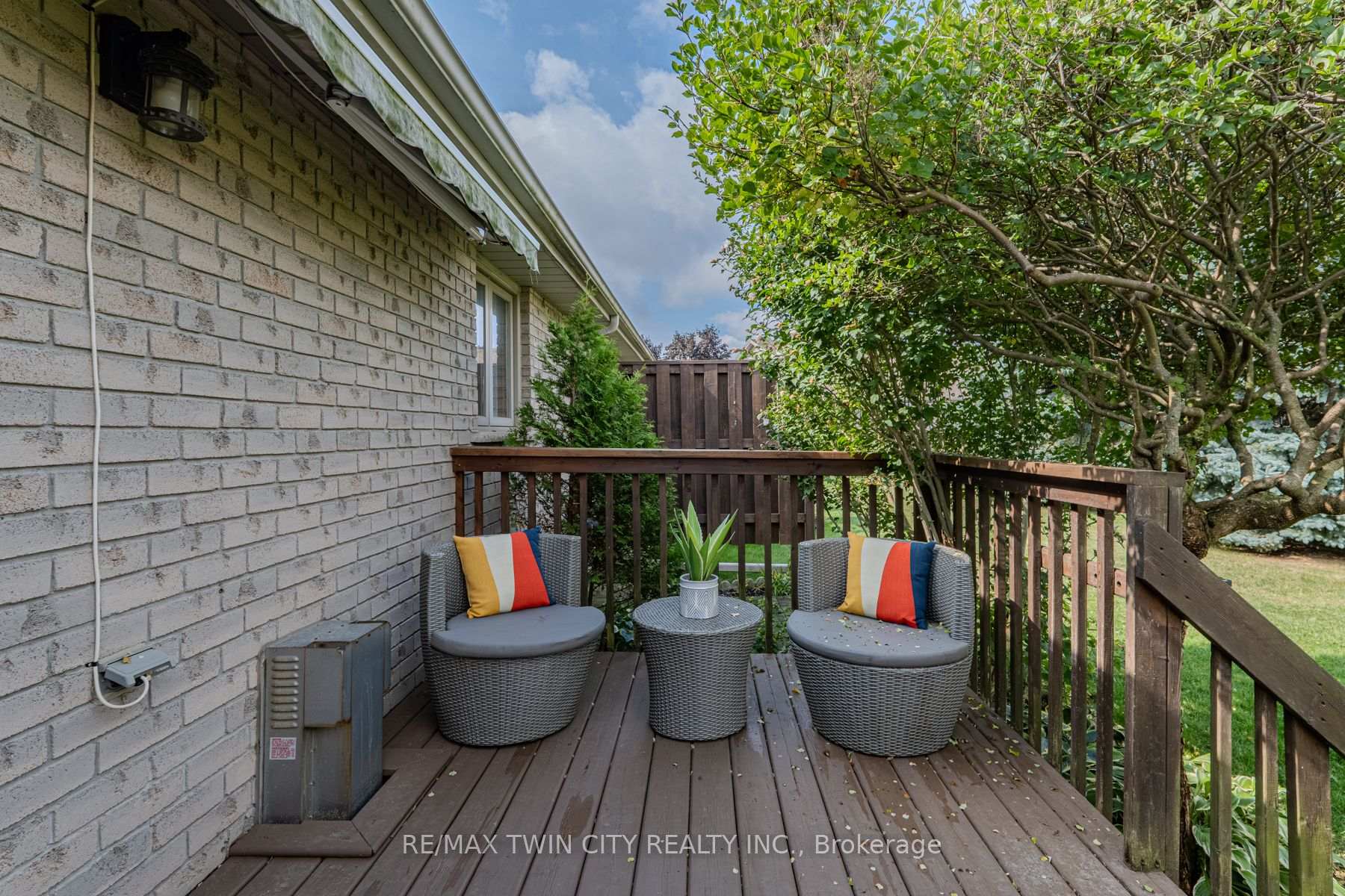 Photo 37 of Unit 36, 19 Hanlon Place, Brant, Paris — HOMEH