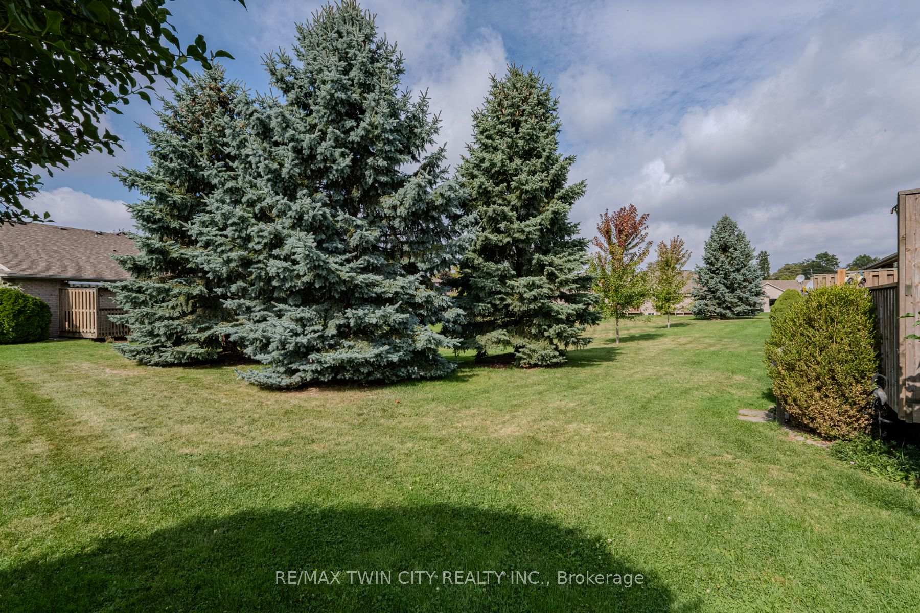 Photo 41 of Unit 36, 19 Hanlon Place, Brant, Paris — HOMEH
