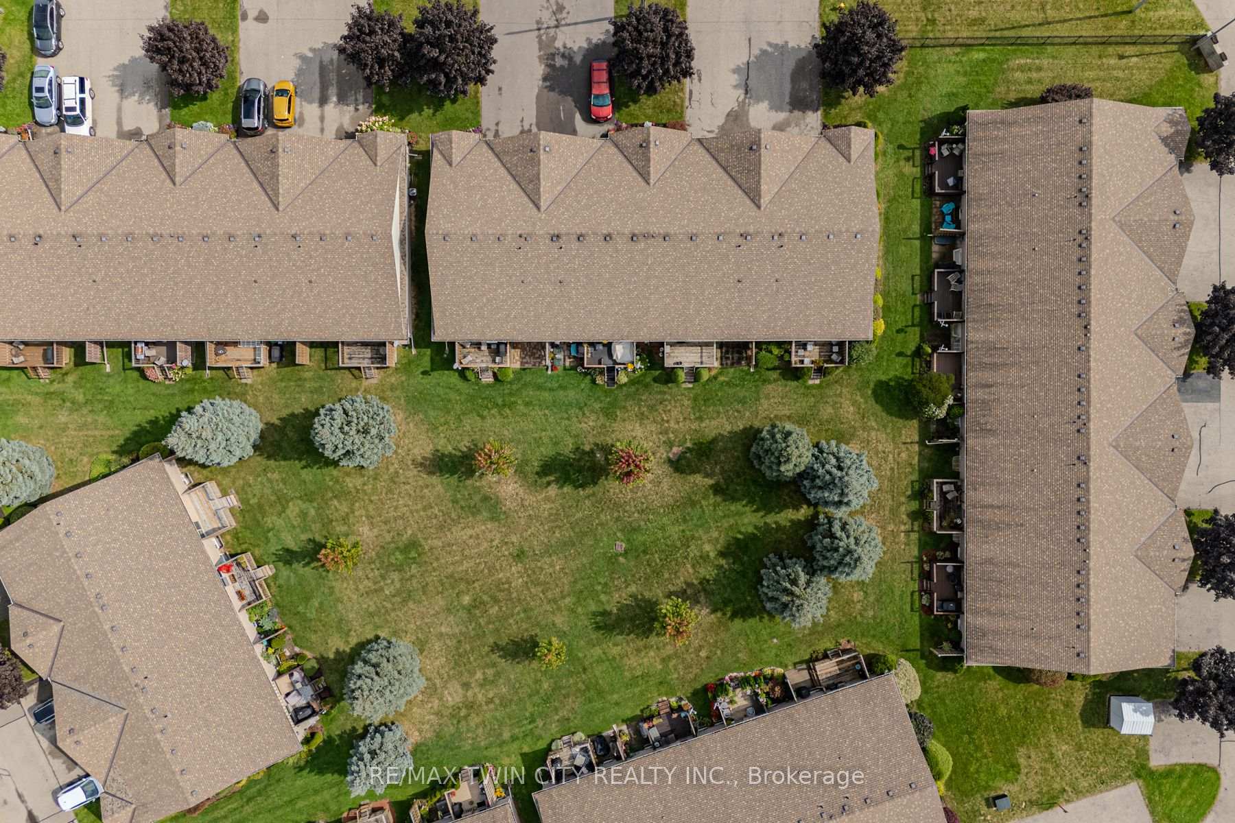 Photo 43 of Unit 36, 19 Hanlon Place, Brant, Paris — HOMEH