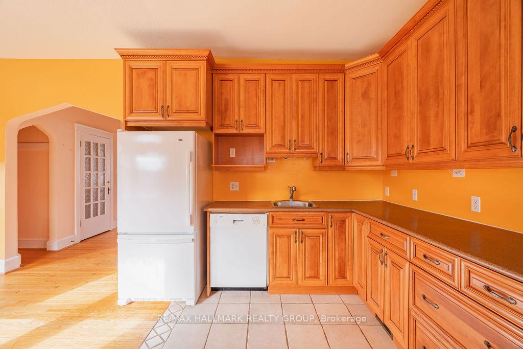Photo 13 of 1 Charles Jackson Avenue, Ottawa, Dows Lake — HOMEH