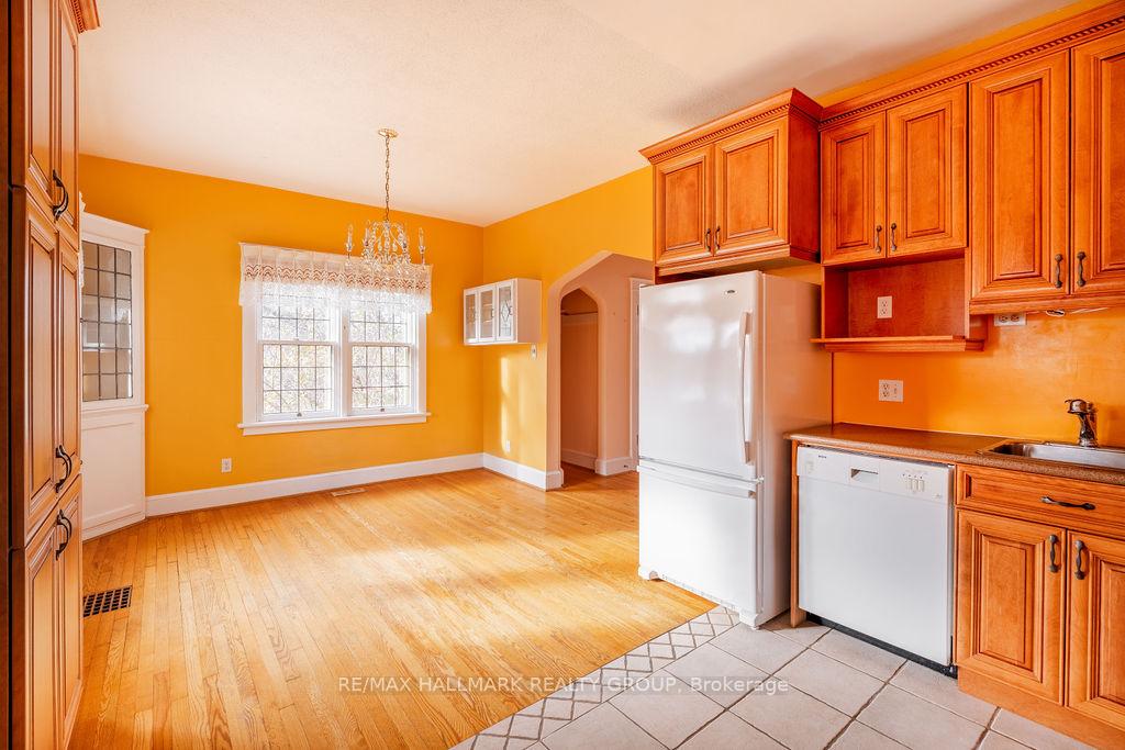 Photo 14 of 1 Charles Jackson Avenue, Ottawa, Dows Lake — HOMEH