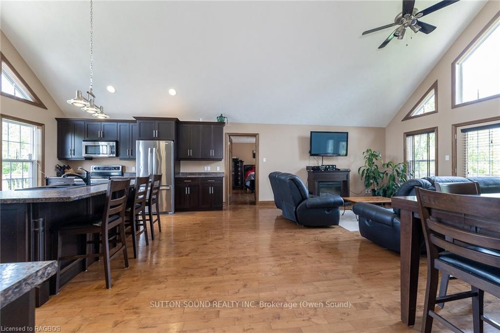 Photo 7 of 741209 Grey Road 40, Chatsworth — HOMEH