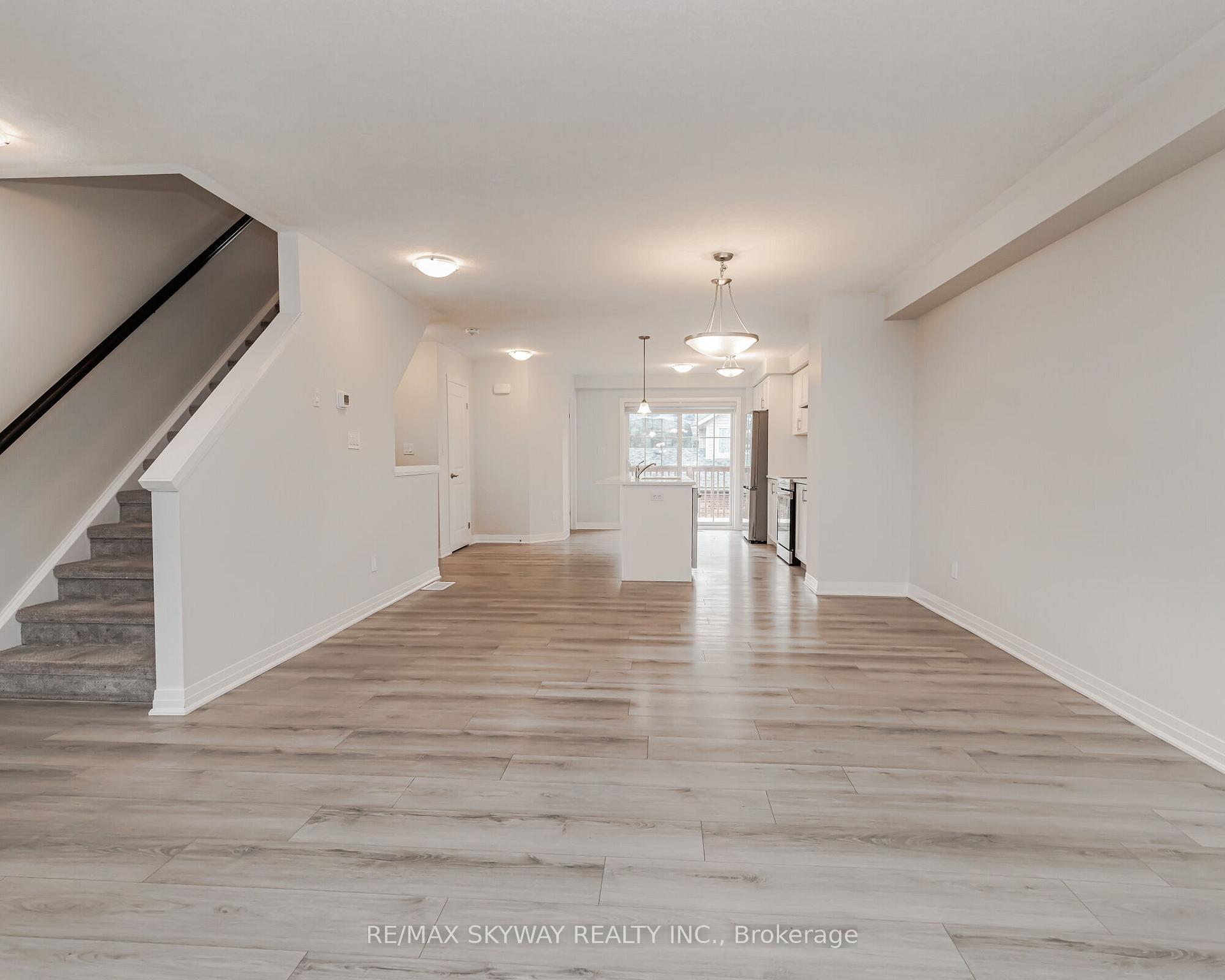 Photo 10 of Unit 5, 311 Woolwich Street, Waterloo, University Downs — HOMEH