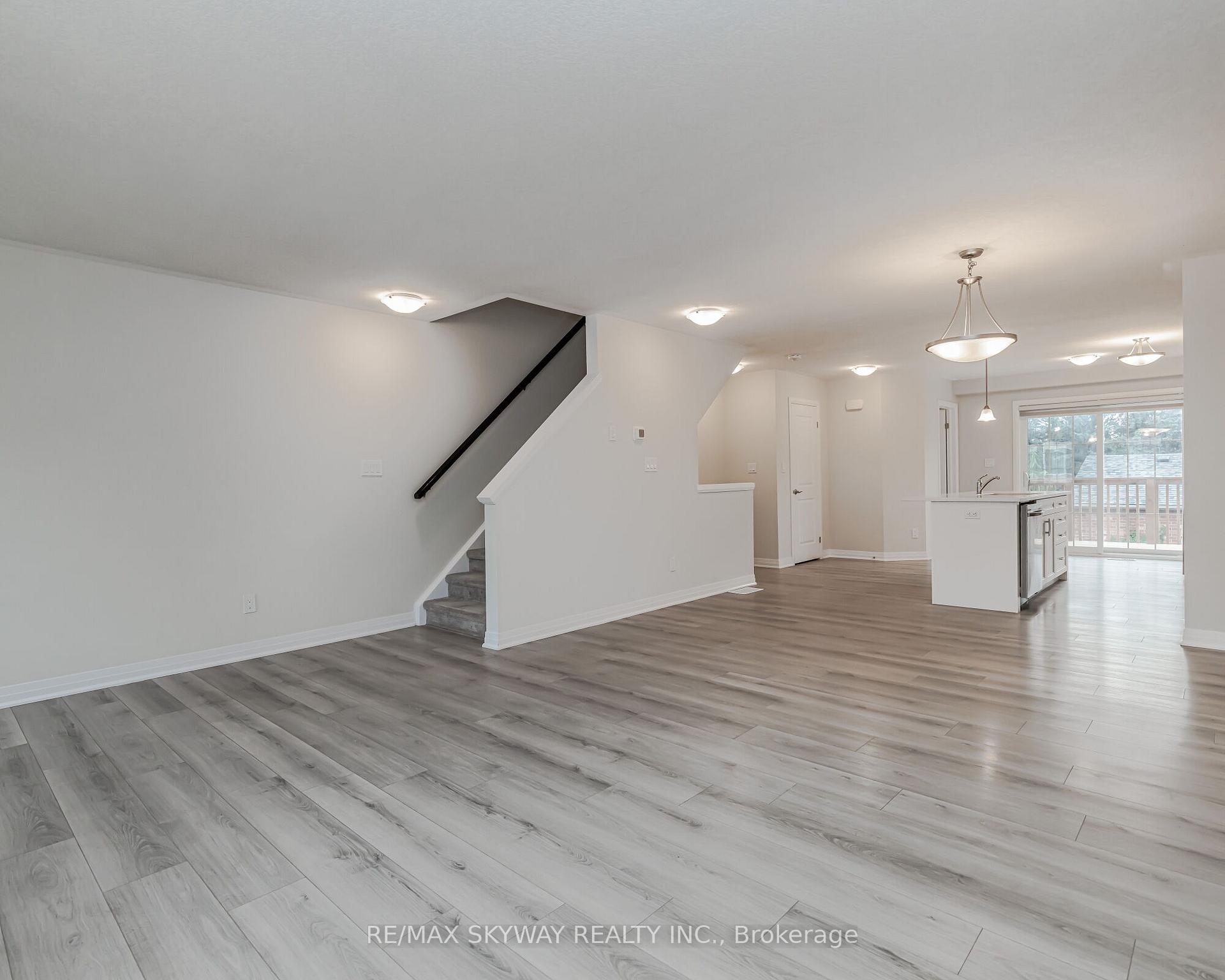 Photo 11 of Unit 5, 311 Woolwich Street, Waterloo, University Downs — HOMEH