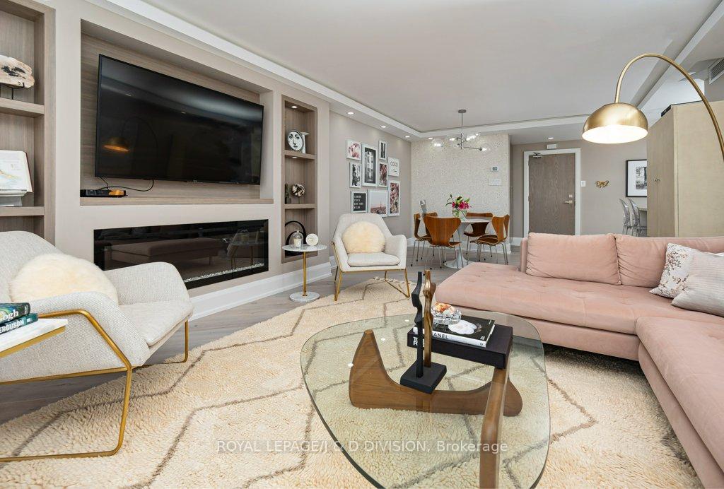 Front of Unit 301, 235 St Clair Avenue W