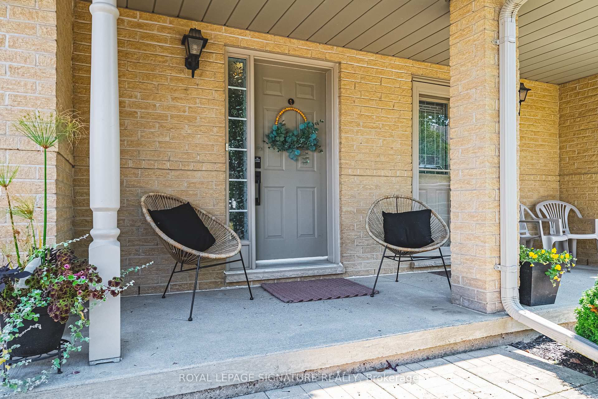 Photo 3 of Unit 11, 819 Upper Paradise Road, Hamilton, Gilkson — HOMEH
