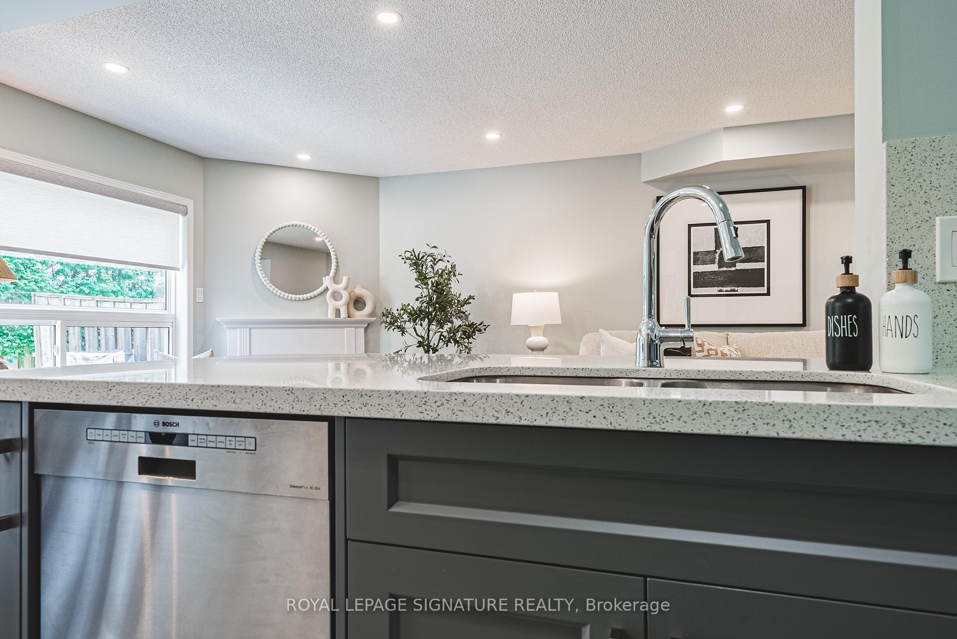 Photo 7 of Unit 11, 819 Upper Paradise Road, Hamilton, Gilkson — HOMEH