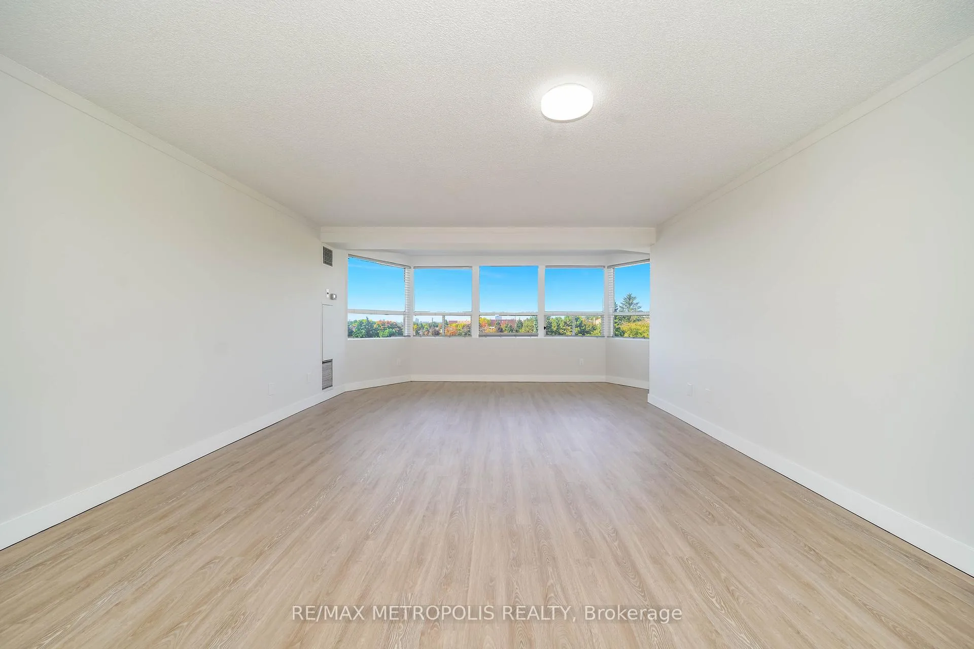 Photo 11 of Unit 502, 2 Raymerville Drive, Markham, Raymerville — HOMEH
