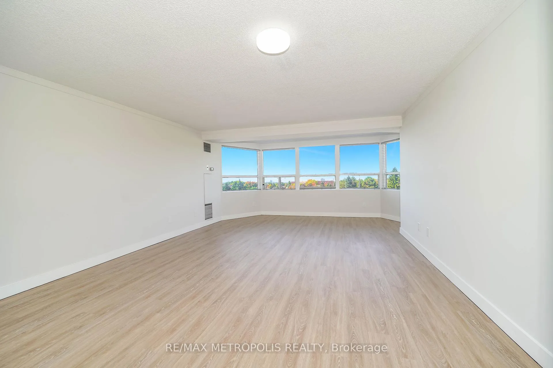 Photo 12 of Unit 502, 2 Raymerville Drive, Markham, Raymerville — HOMEH