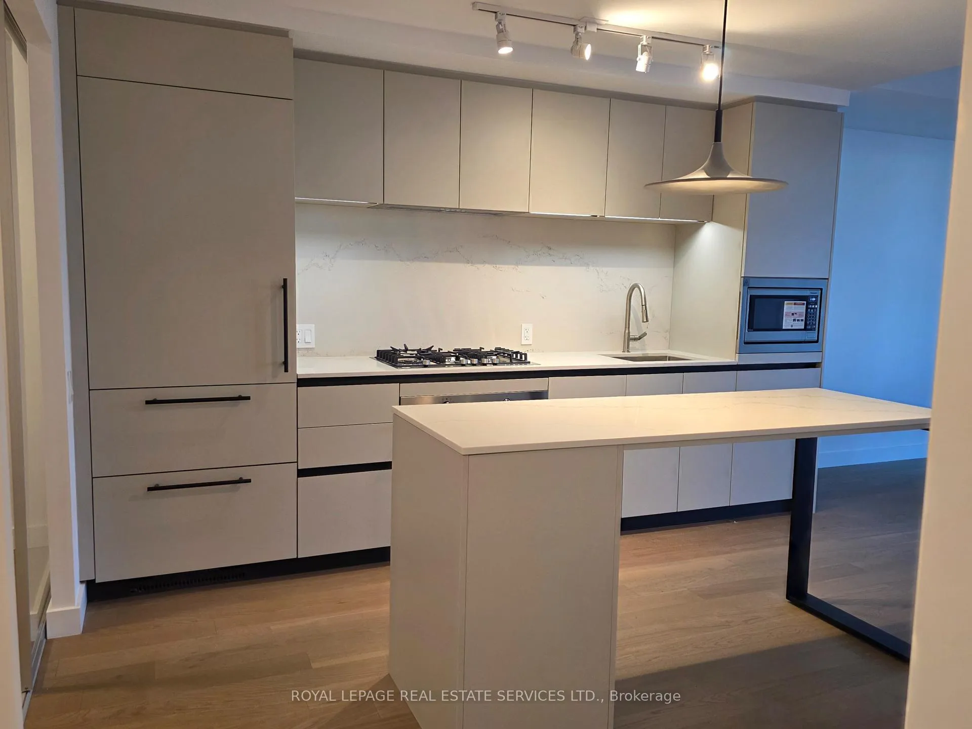 Photo 3 of Unit 308, 1720 Bayview Avenue, Toronto, Mount Pleasant East — HOMEH