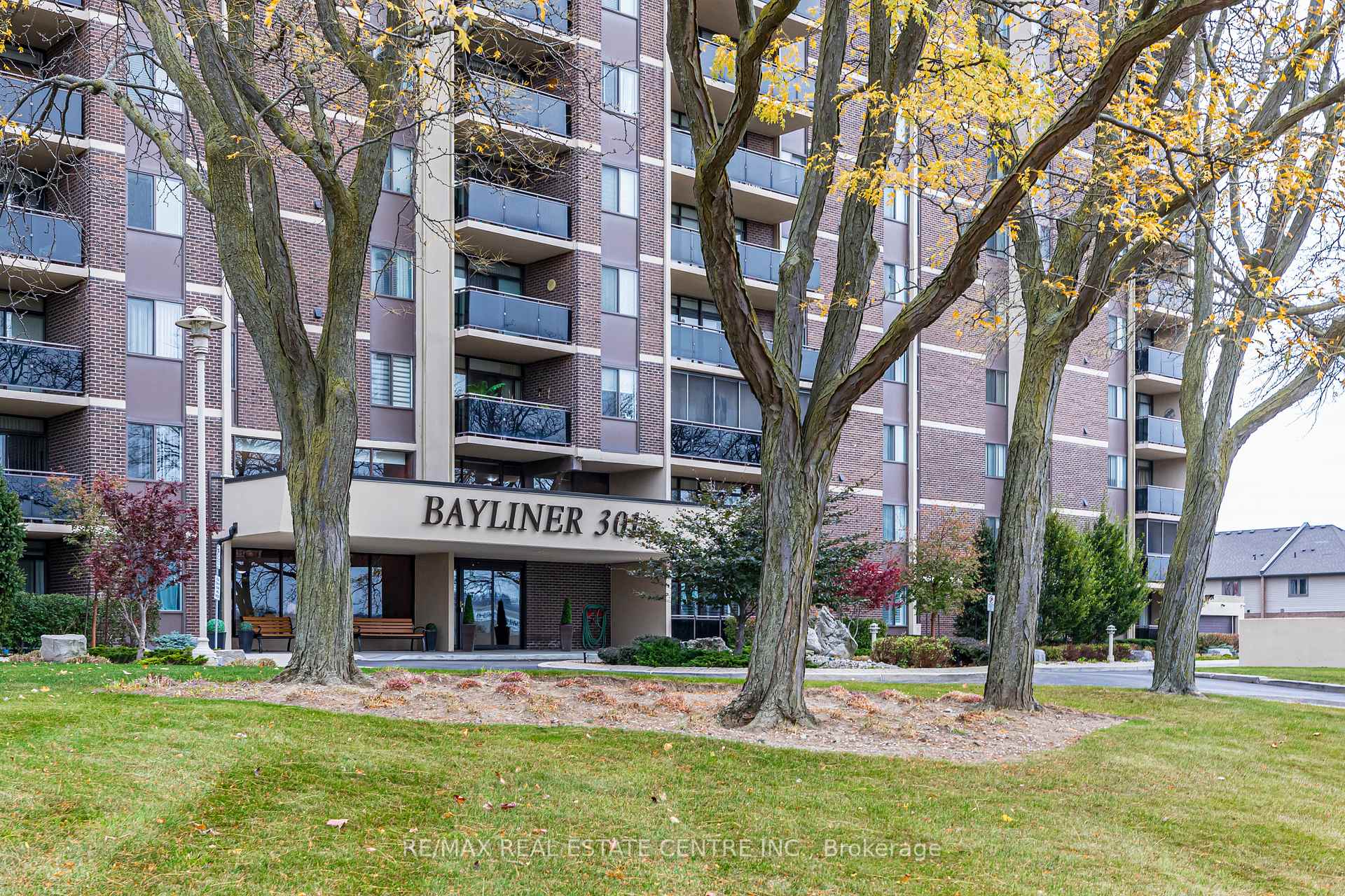 Photo 2 of Unit 1808, 301 Frances Avenue, Hamilton, Lakeshore — HOMEH