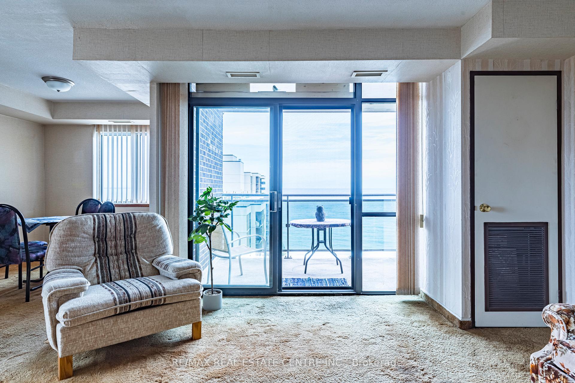 Photo 5 of Unit 1808, 301 Frances Avenue, Hamilton, Lakeshore — HOMEH