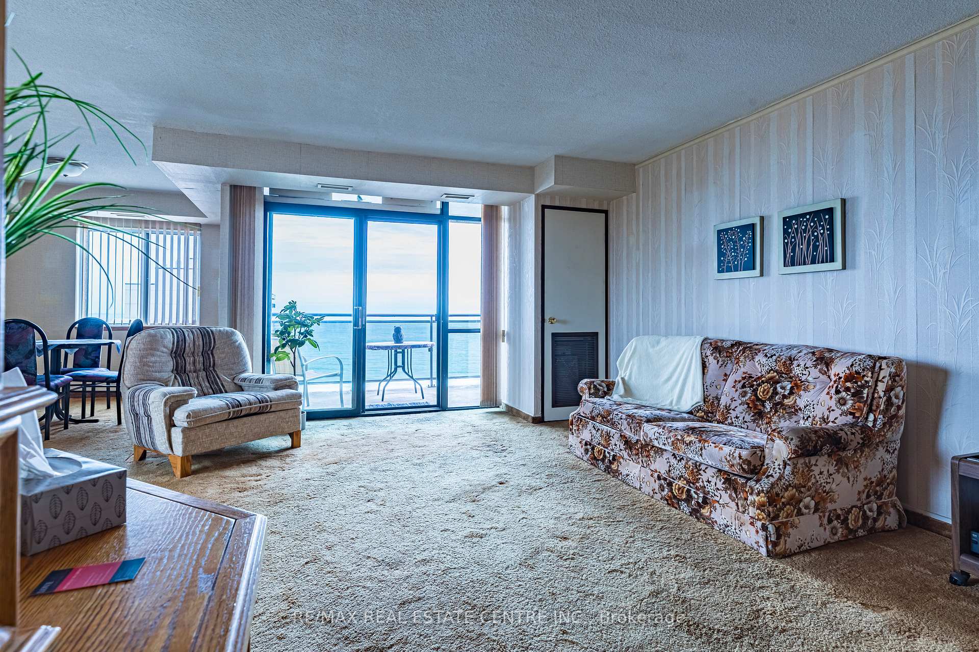 Photo 6 of Unit 1808, 301 Frances Avenue, Hamilton, Lakeshore — HOMEH