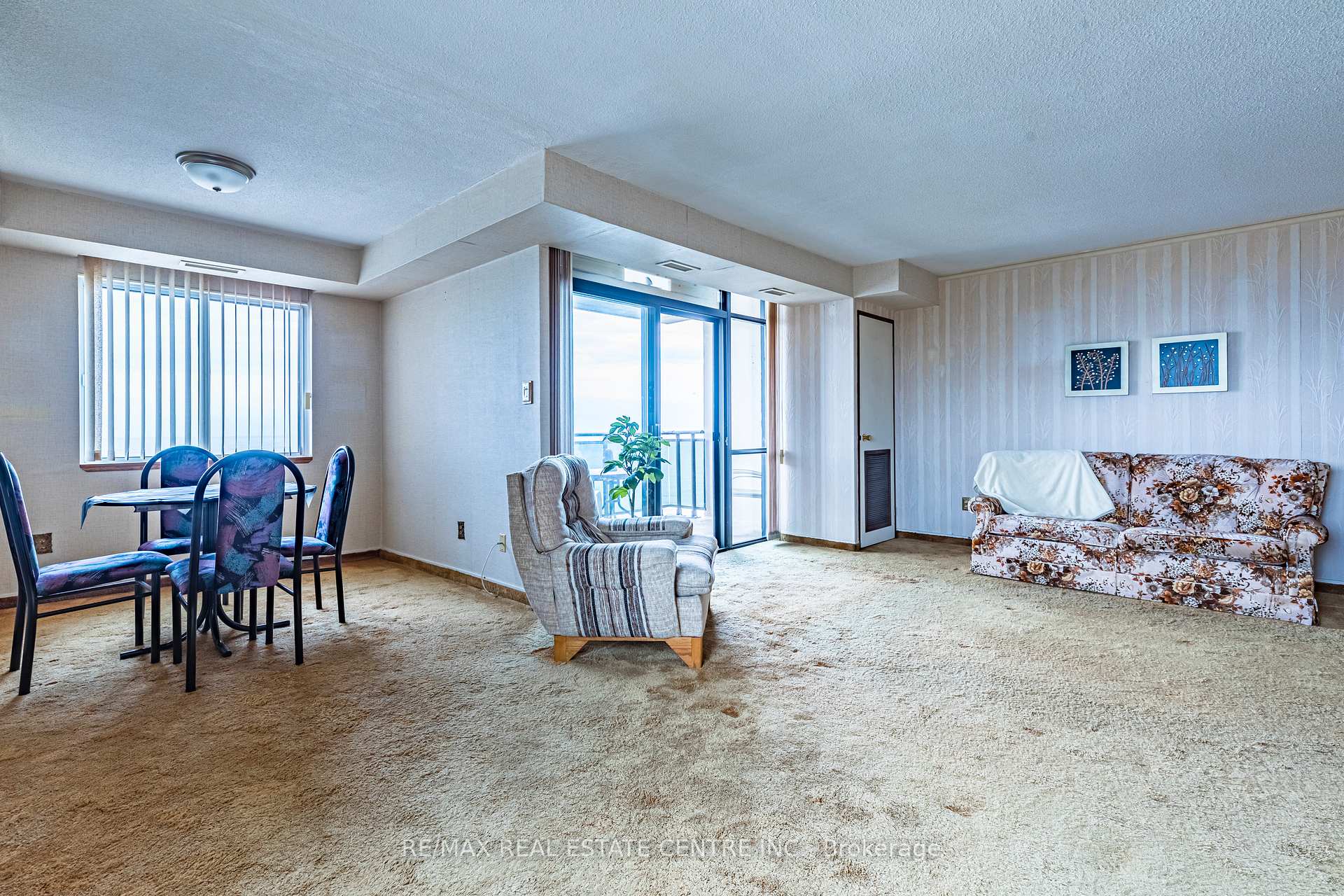Photo 7 of Unit 1808, 301 Frances Avenue, Hamilton, Lakeshore — HOMEH