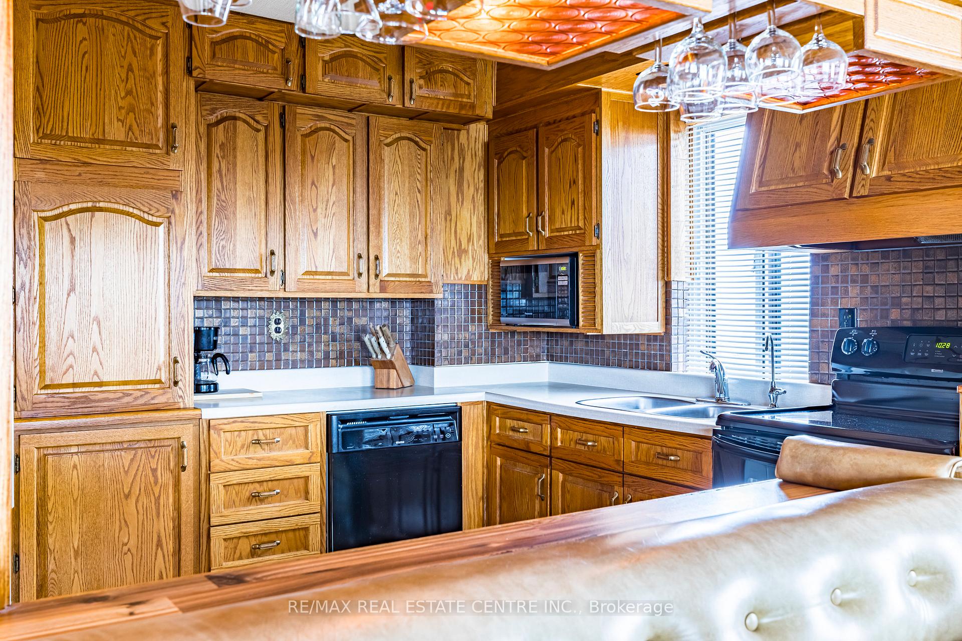 Photo 10 of Unit 1808, 301 Frances Avenue, Hamilton, Lakeshore — HOMEH