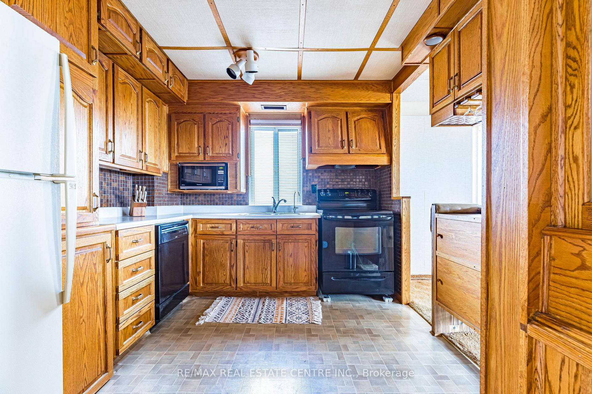 Photo 11 of Unit 1808, 301 Frances Avenue, Hamilton, Lakeshore — HOMEH