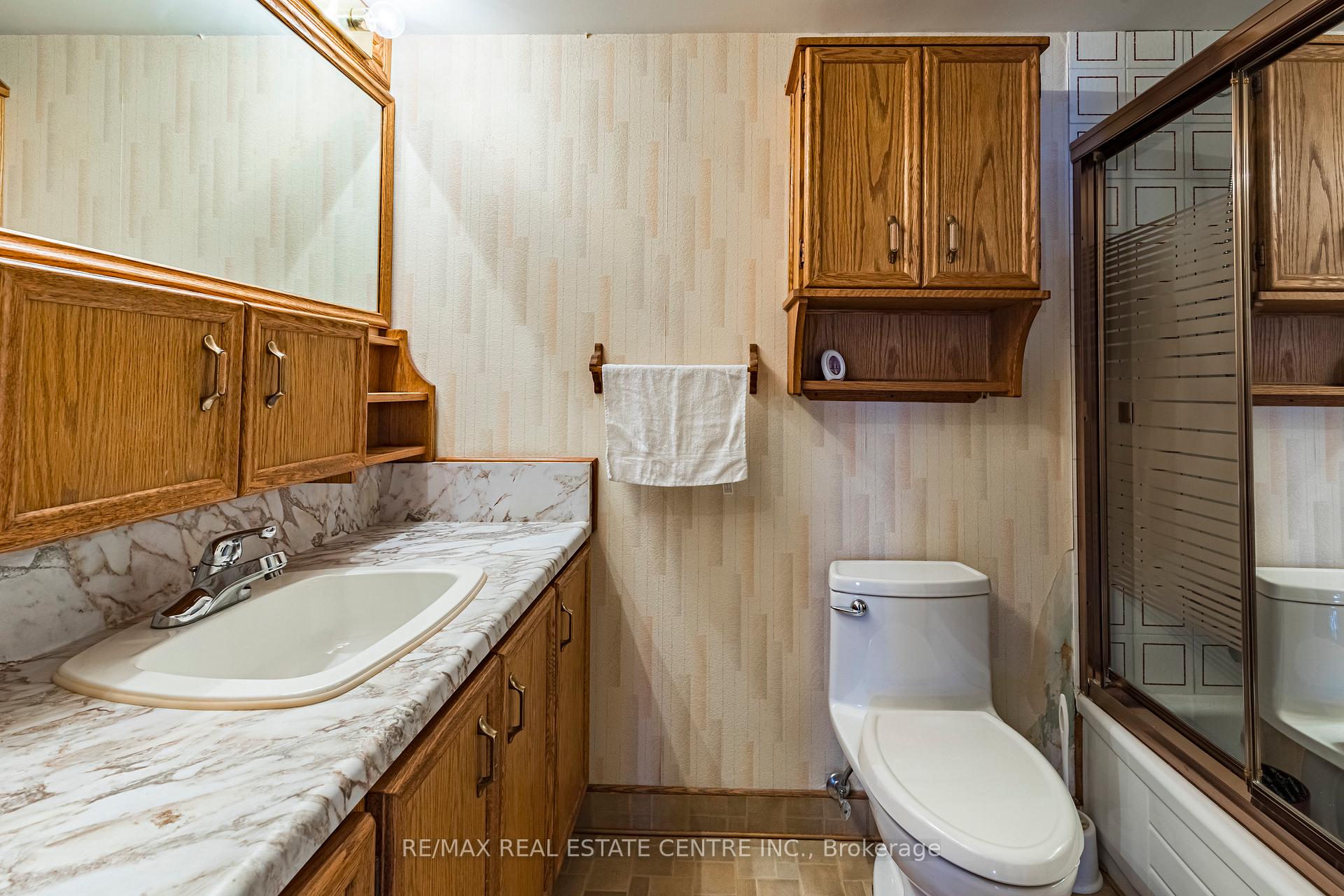 Photo 20 of Unit 1808, 301 Frances Avenue, Hamilton, Lakeshore — HOMEH