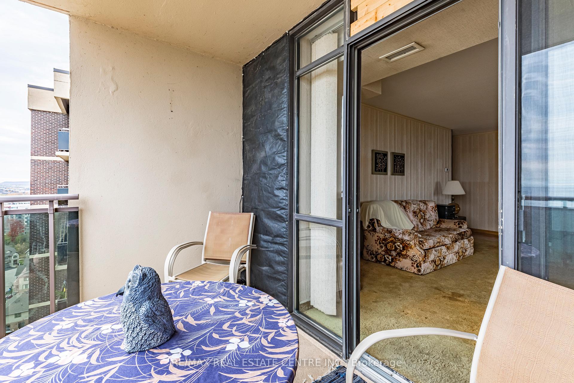 Photo 21 of Unit 1808, 301 Frances Avenue, Hamilton, Lakeshore — HOMEH