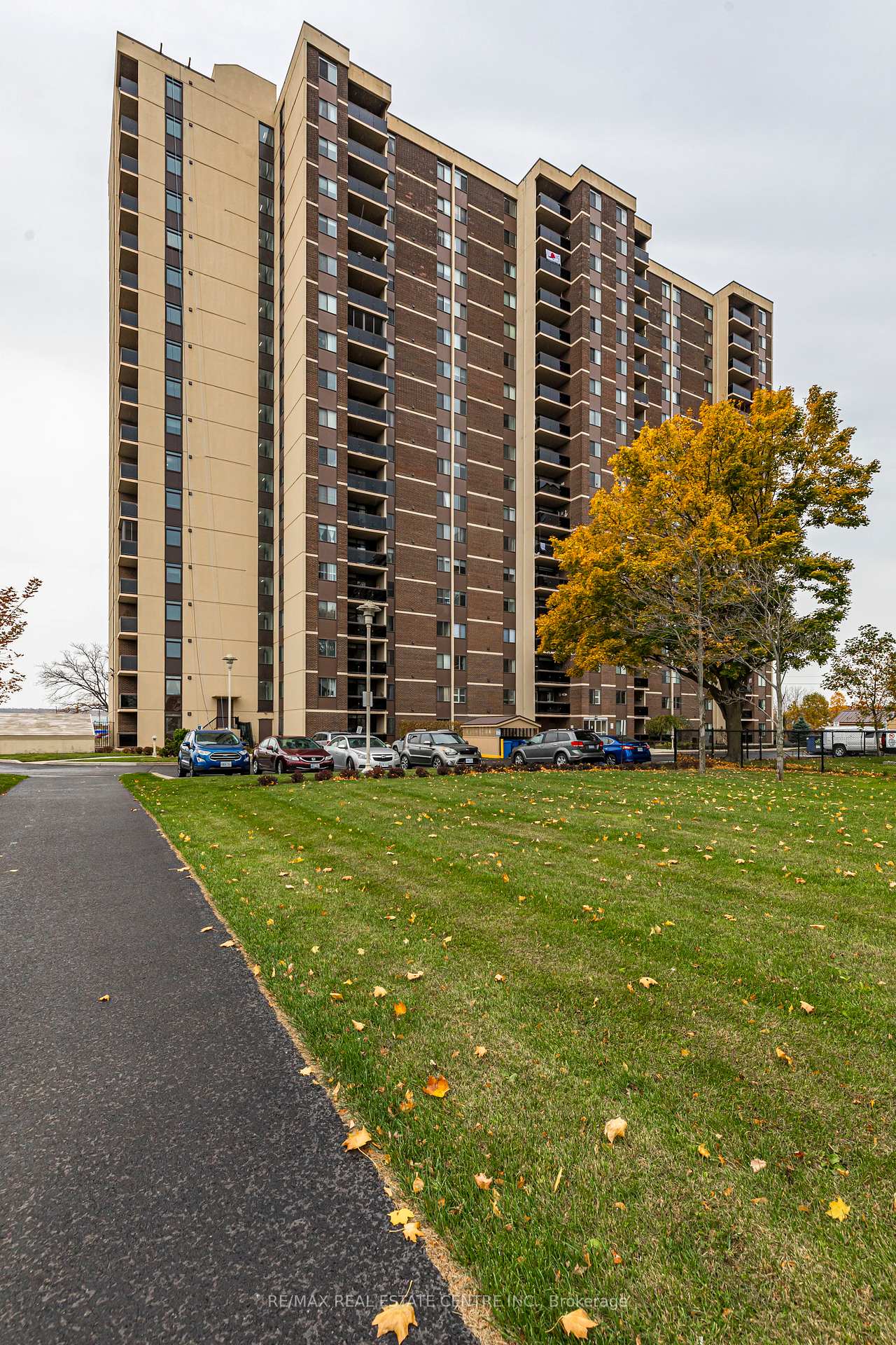 Photo 35 of Unit 1808, 301 Frances Avenue, Hamilton, Lakeshore — HOMEH