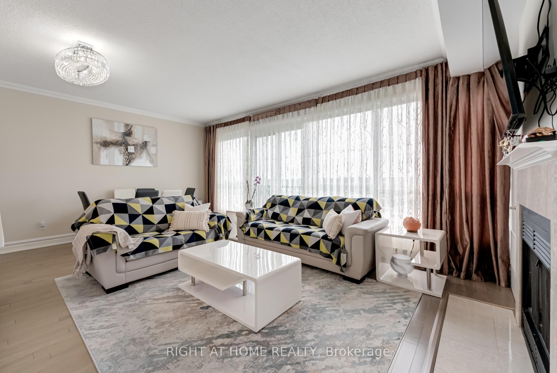 Photo 6 of Unit 1701, 75 Ellen Street, Barrie, Lakeshore — HOMEH