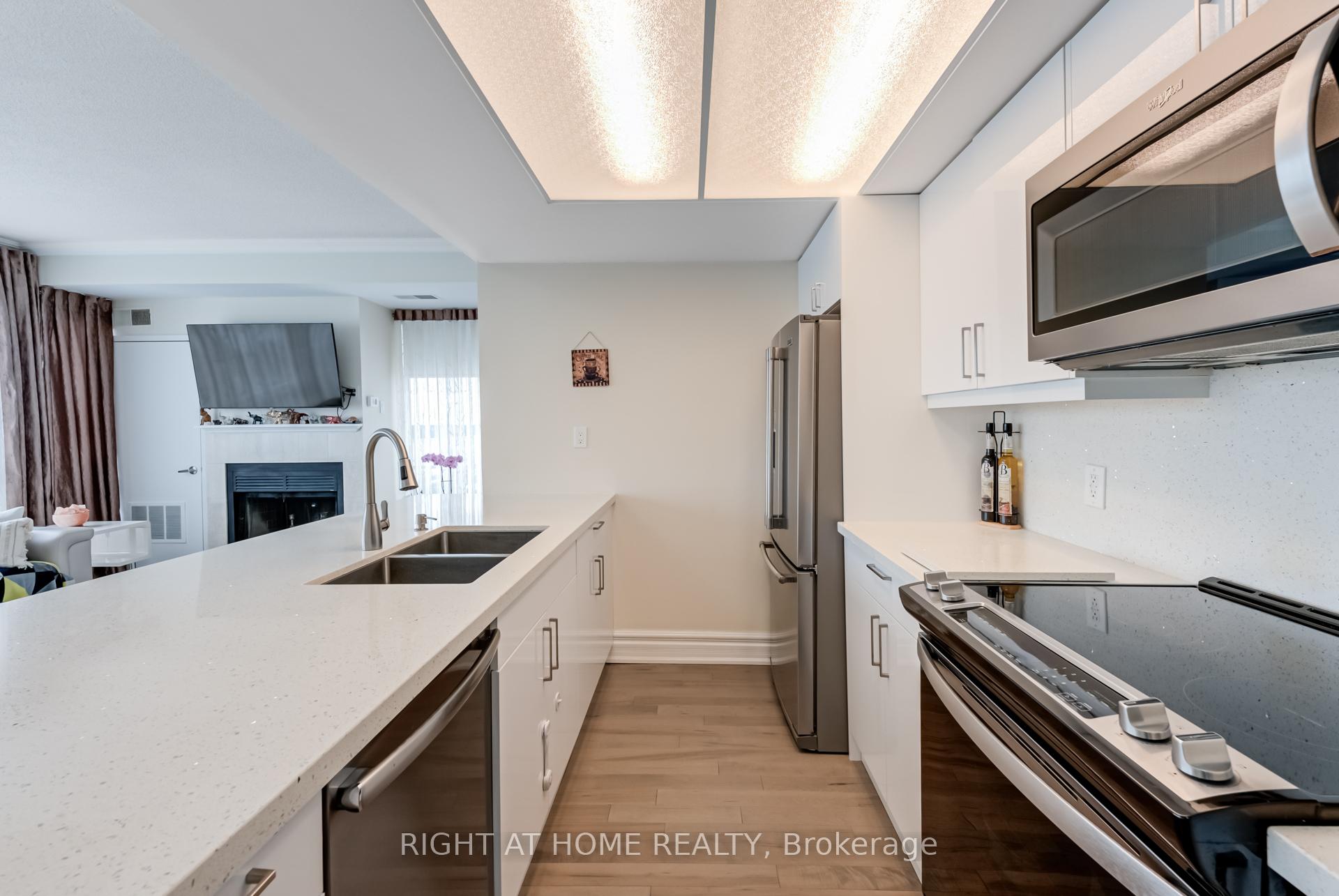 Photo 9 of Unit 1701, 75 Ellen Street, Barrie, Lakeshore — HOMEH