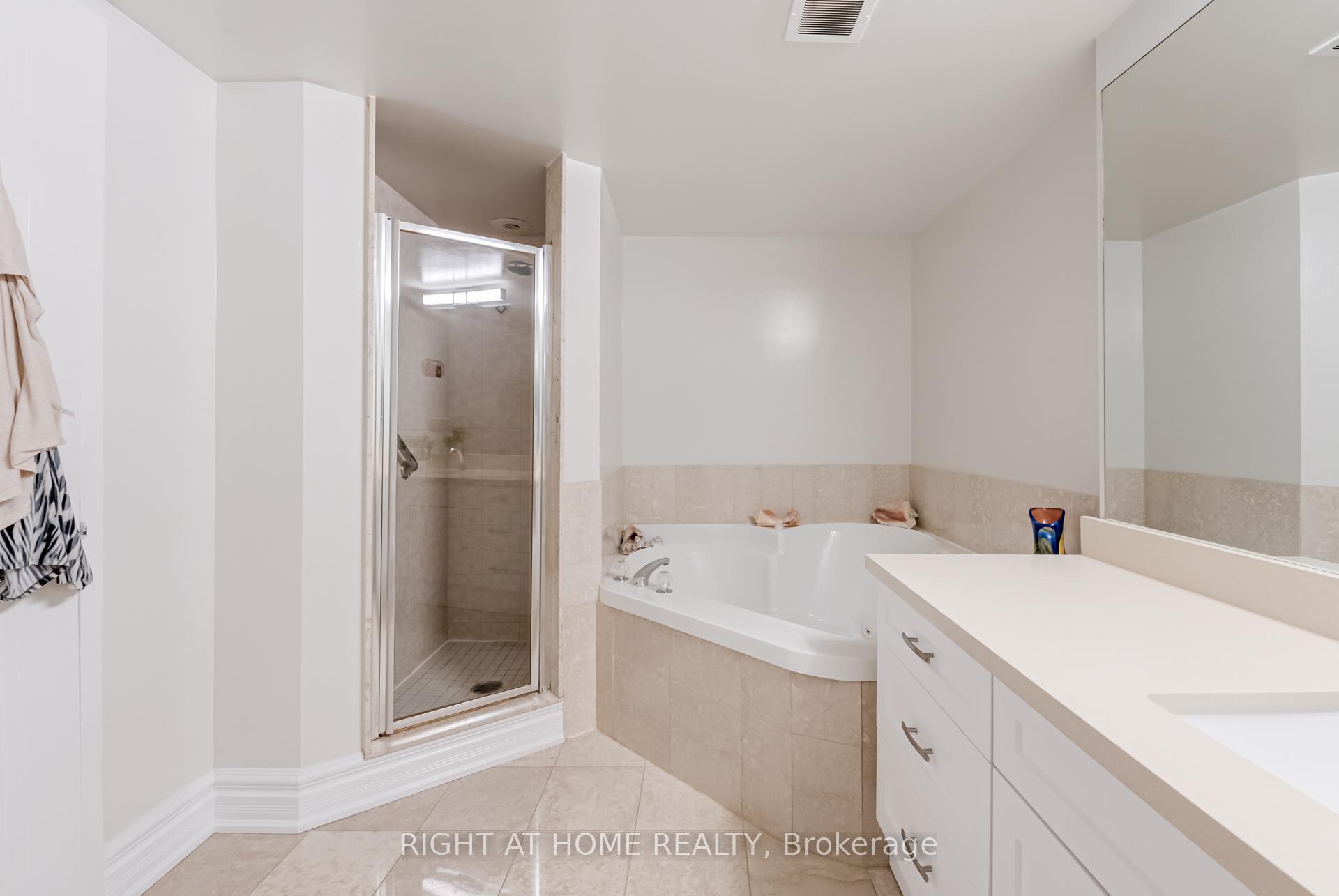 Photo 21 of Unit 1701, 75 Ellen Street, Barrie, Lakeshore — HOMEH