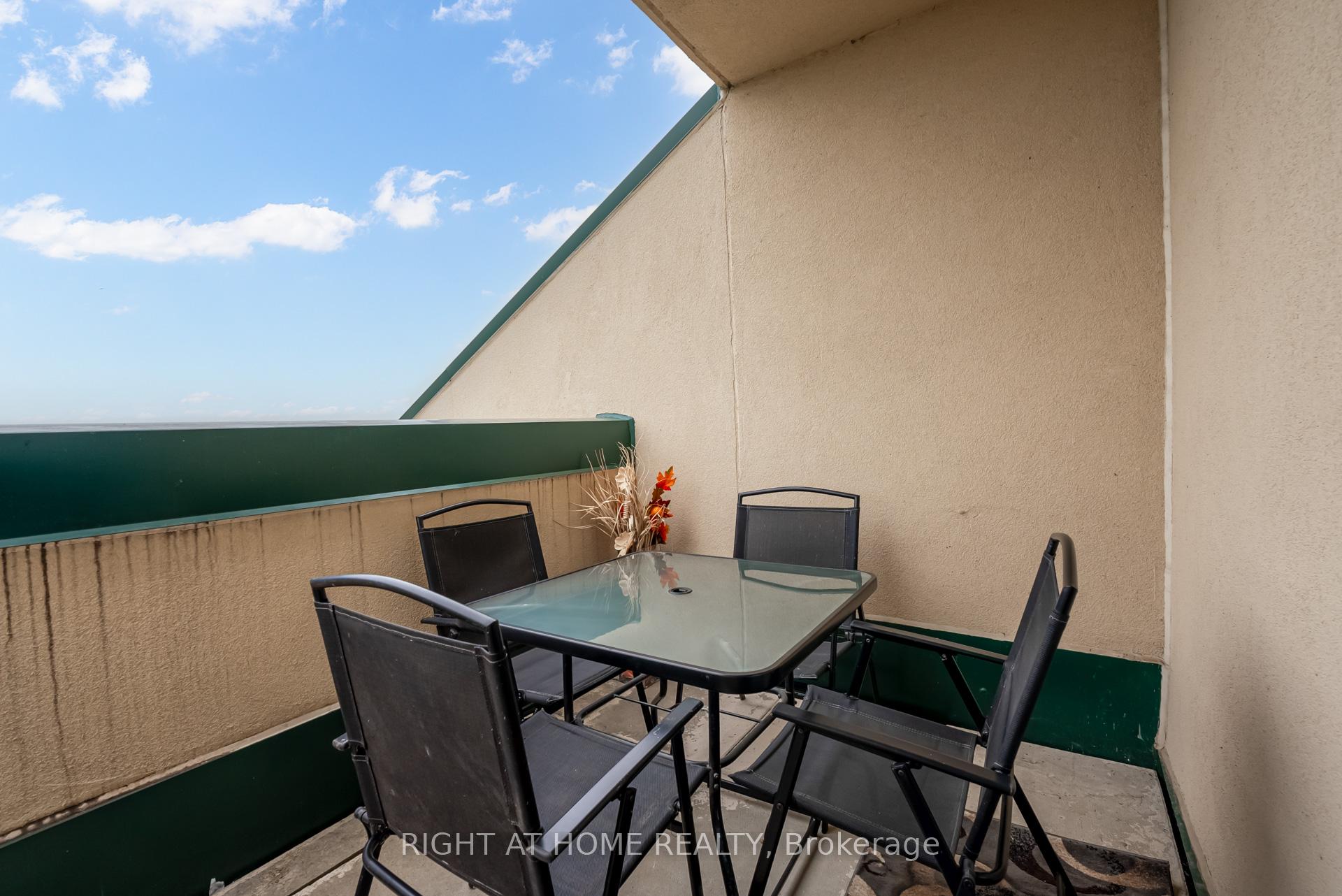Photo 24 of Unit 1701, 75 Ellen Street, Barrie, Lakeshore — HOMEH