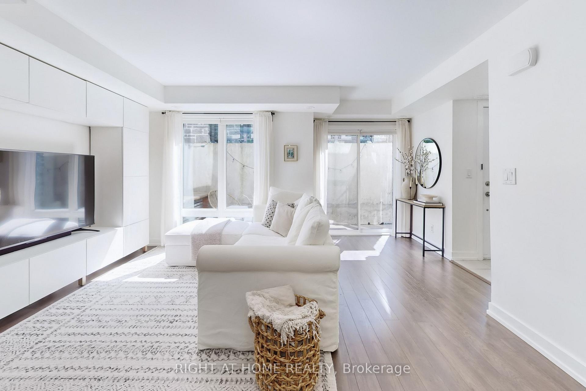 Photo 4 of Unit 129, 2 Dunsheath Way, Markham, Cornell — HOMEH