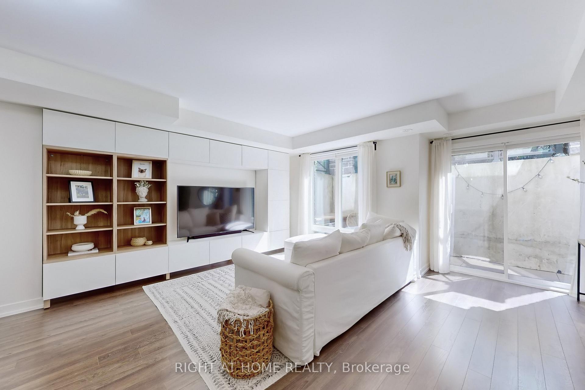 Photo 5 of Unit 129, 2 Dunsheath Way, Markham, Cornell — HOMEH