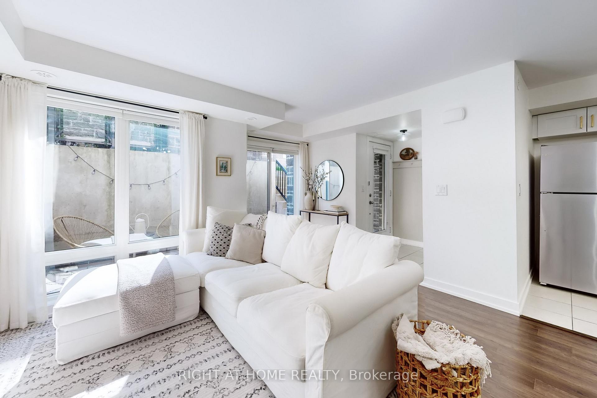 Photo 7 of Unit 129, 2 Dunsheath Way, Markham, Cornell — HOMEH