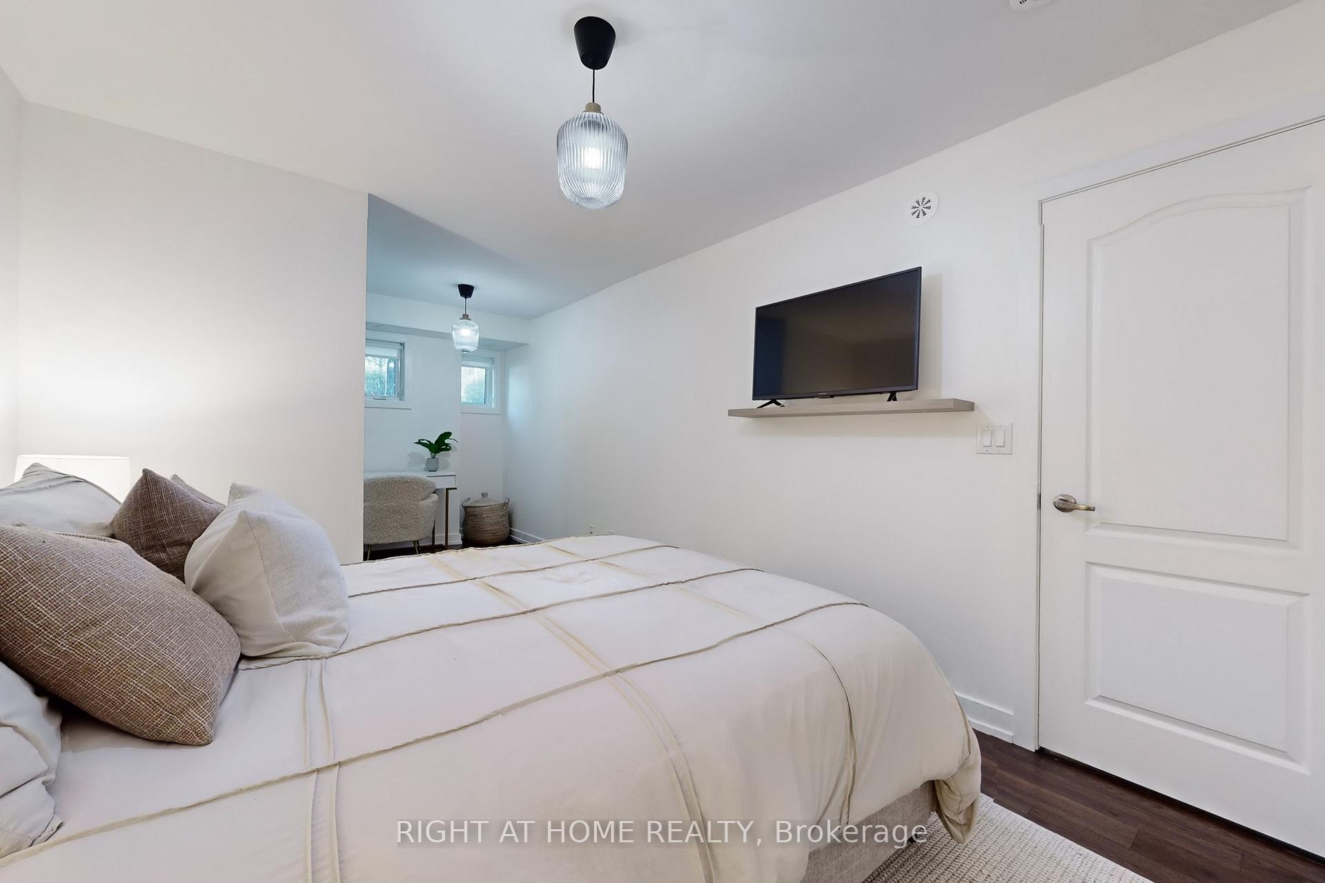 Photo 21 of Unit 129, 2 Dunsheath Way, Markham, Cornell — HOMEH