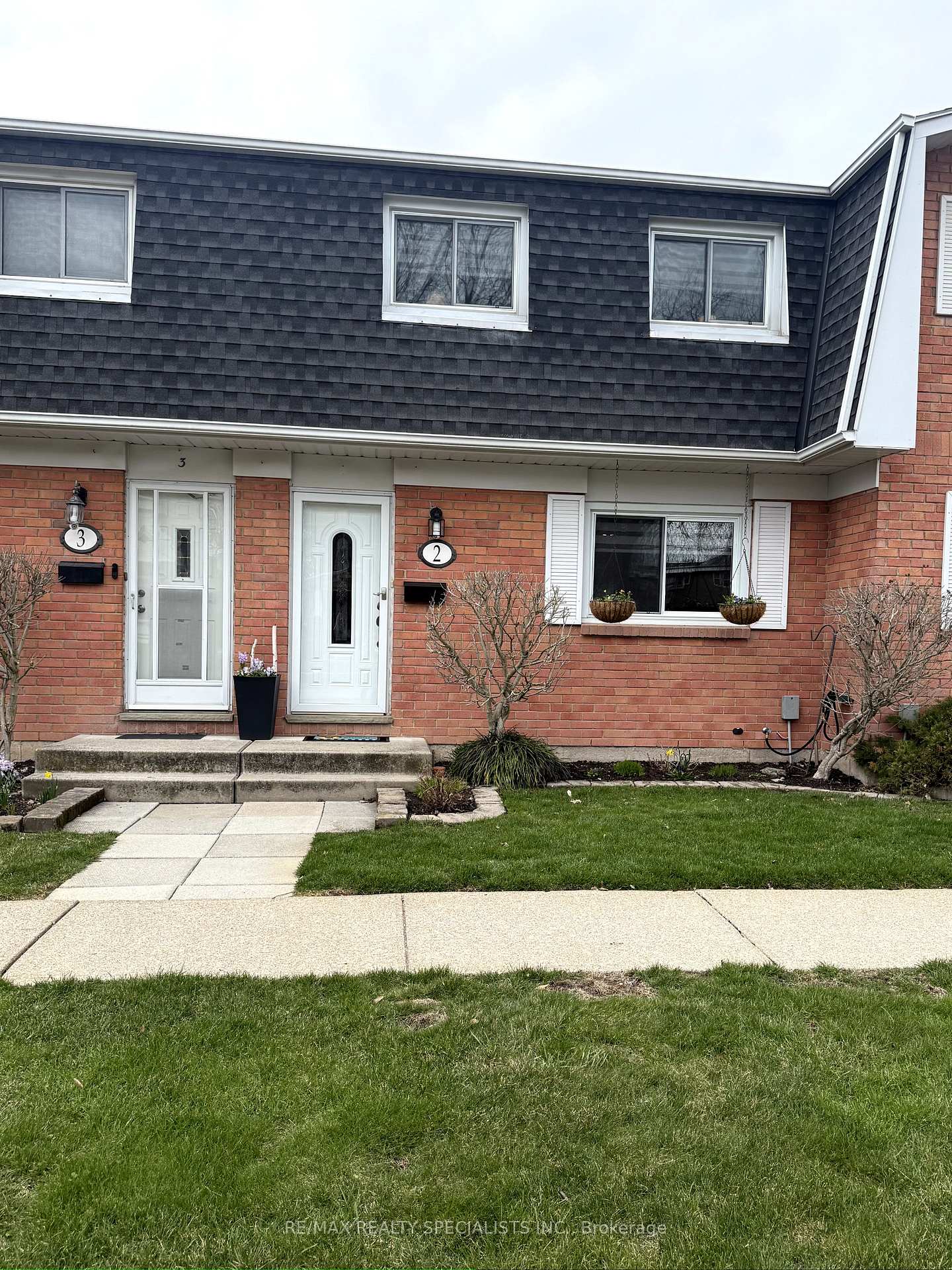 Front of Unit 2, 185 Denistoun Street