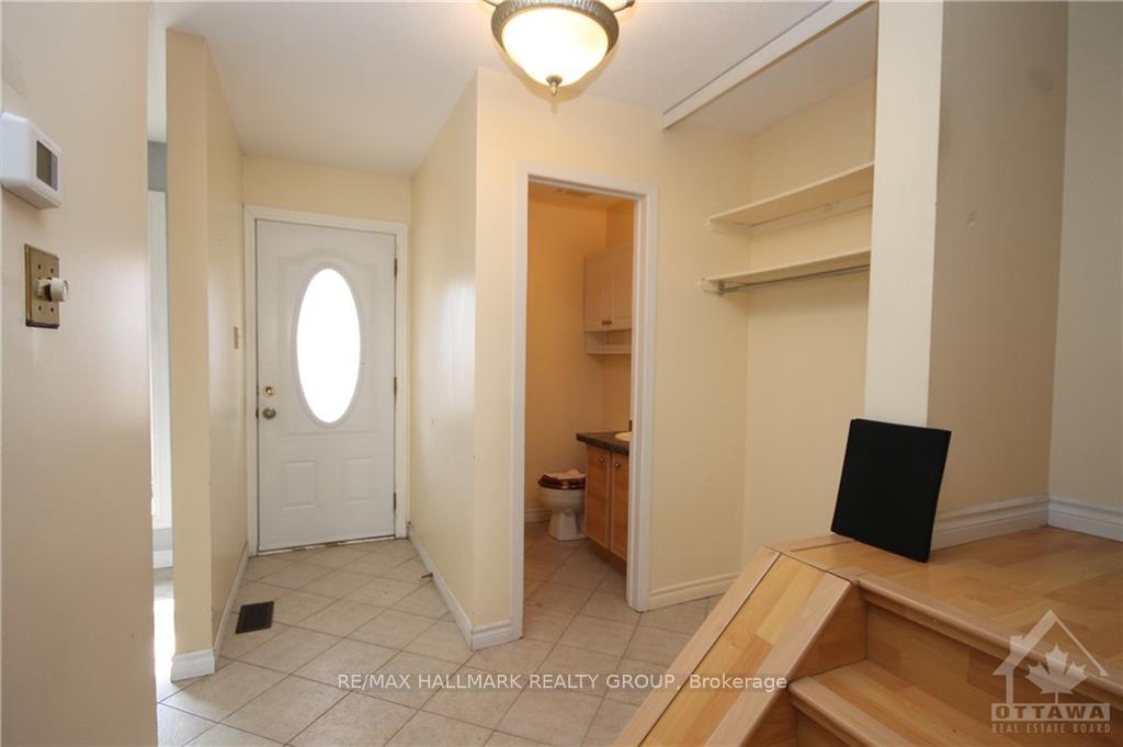 Photo 7 of 1659 Nordic Way, Ottawa, Pineview — HOMEH